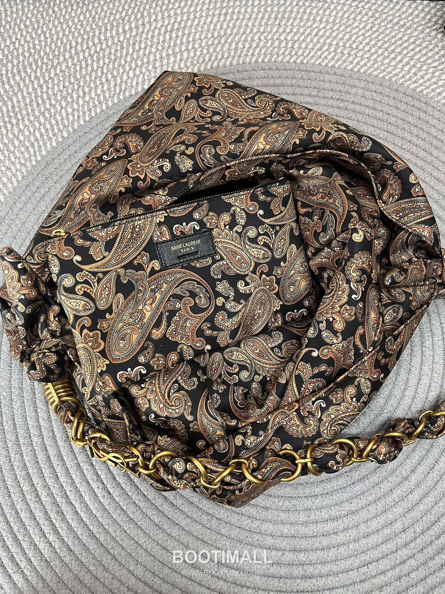 Saint Laurent Le Cassandre Paisley Print Satin Tote Bag 834750 생로랑 르 카산드르 페이즐리 프린트 새틴 토트백 47cm 16