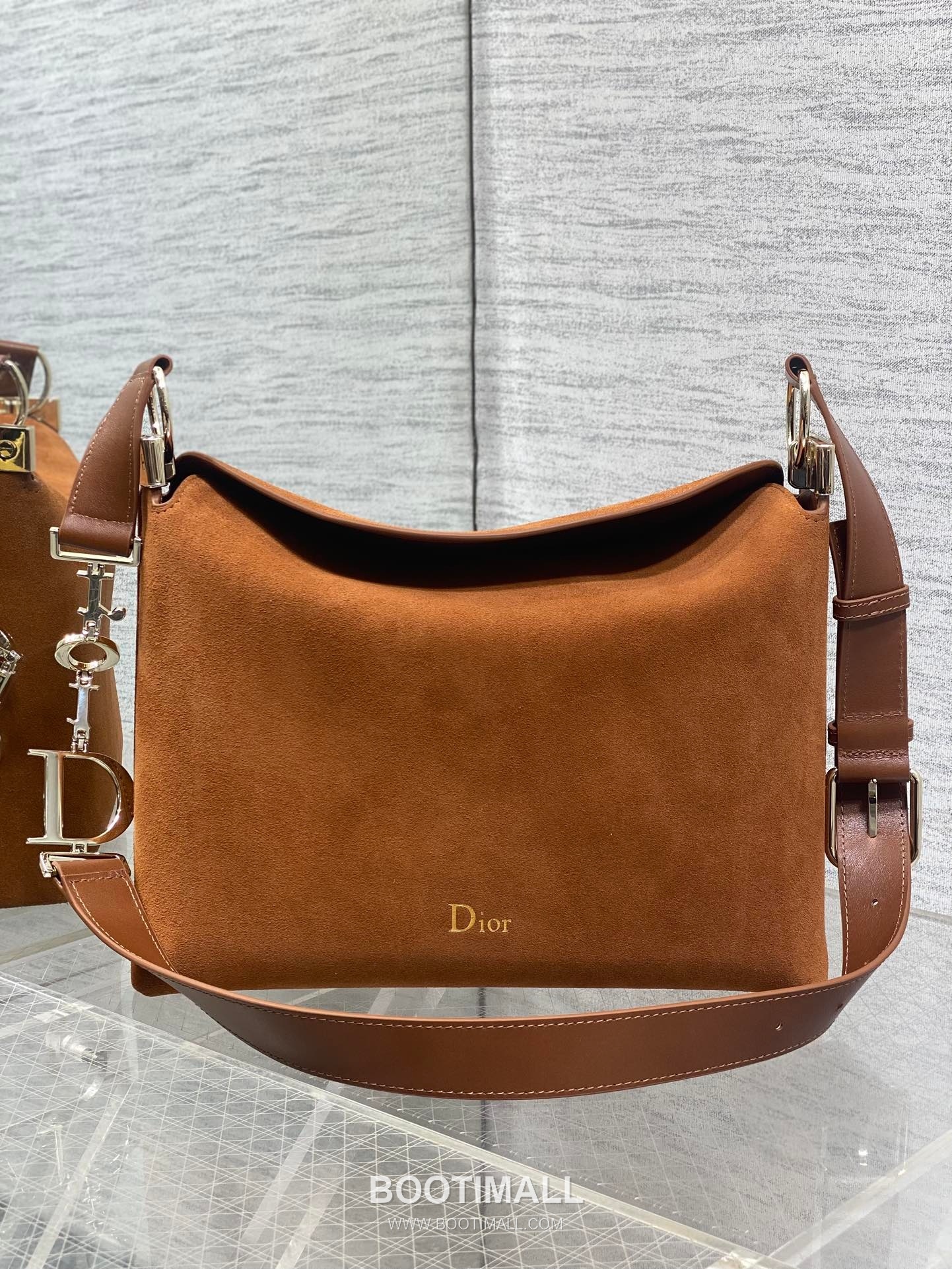 Dior Christian Dior Suede Leather Hobo Shoulder Bag 디올 크리스찬 디올 스웨이드 레더 호보 숄더 크로스백 28cm 1