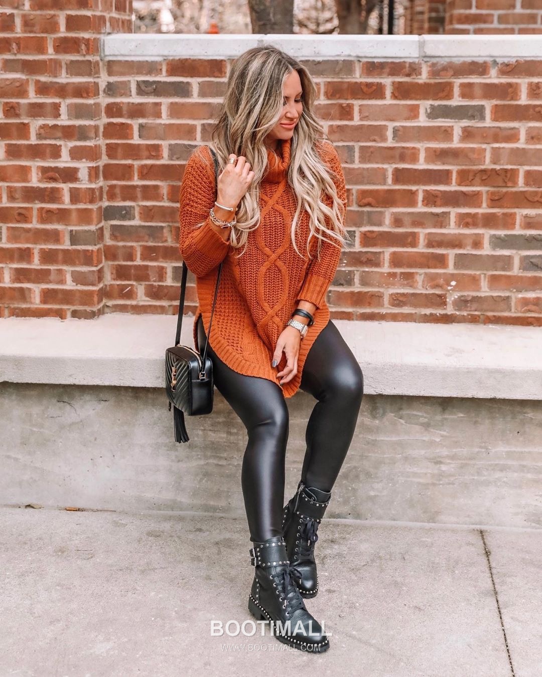 Saint Laurent Lou Calfskin Leather Camera Bag 574494 생로랑 루 카프스킨 레더 카메라 크로스백 23cm 5