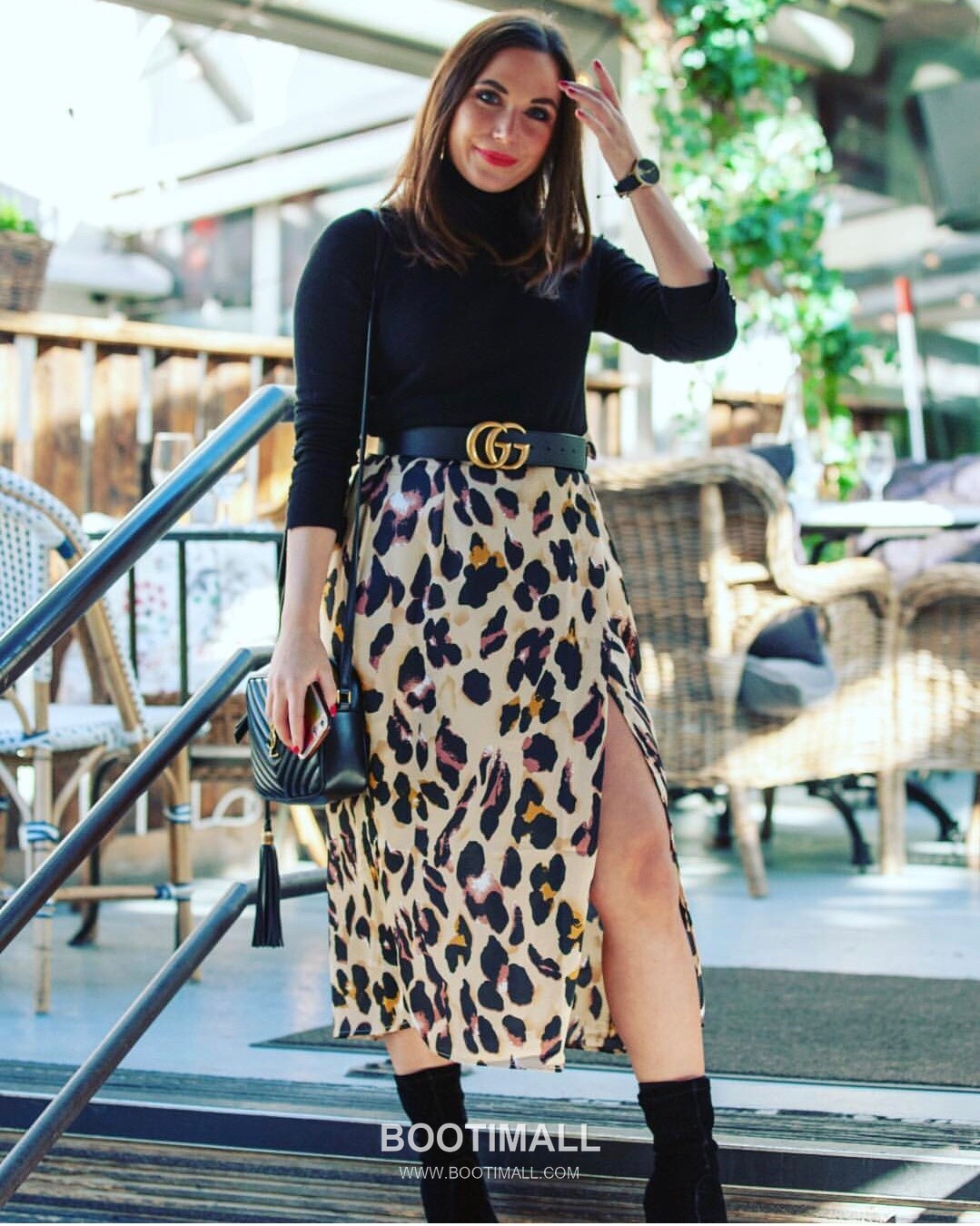 Saint Laurent Lou Calfskin Leather Camera Bag 574494 생로랑 루 카프스킨 레더 카메라 크로스백 23cm 7