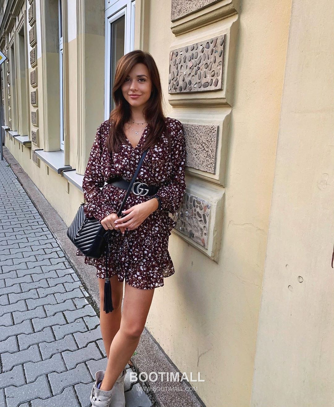 Saint Laurent Lou Calfskin Leather Camera Bag 574494 생로랑 루 카프스킨 레더 카메라 크로스백 23cm 1