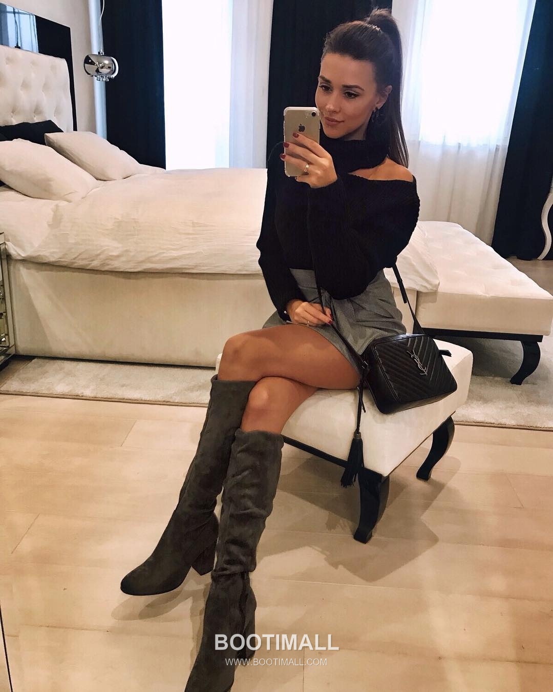 Saint Laurent Lou Calfskin Leather Camera Bag 574494 생로랑 루 카프스킨 레더 카메라 크로스백 23cm 6