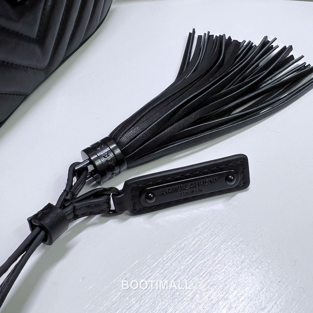 Saint Laurent Lou Calfskin Leather Camera Bag 574494 생로랑 루 카프스킨 레더 카메라 크로스백 23cm 15