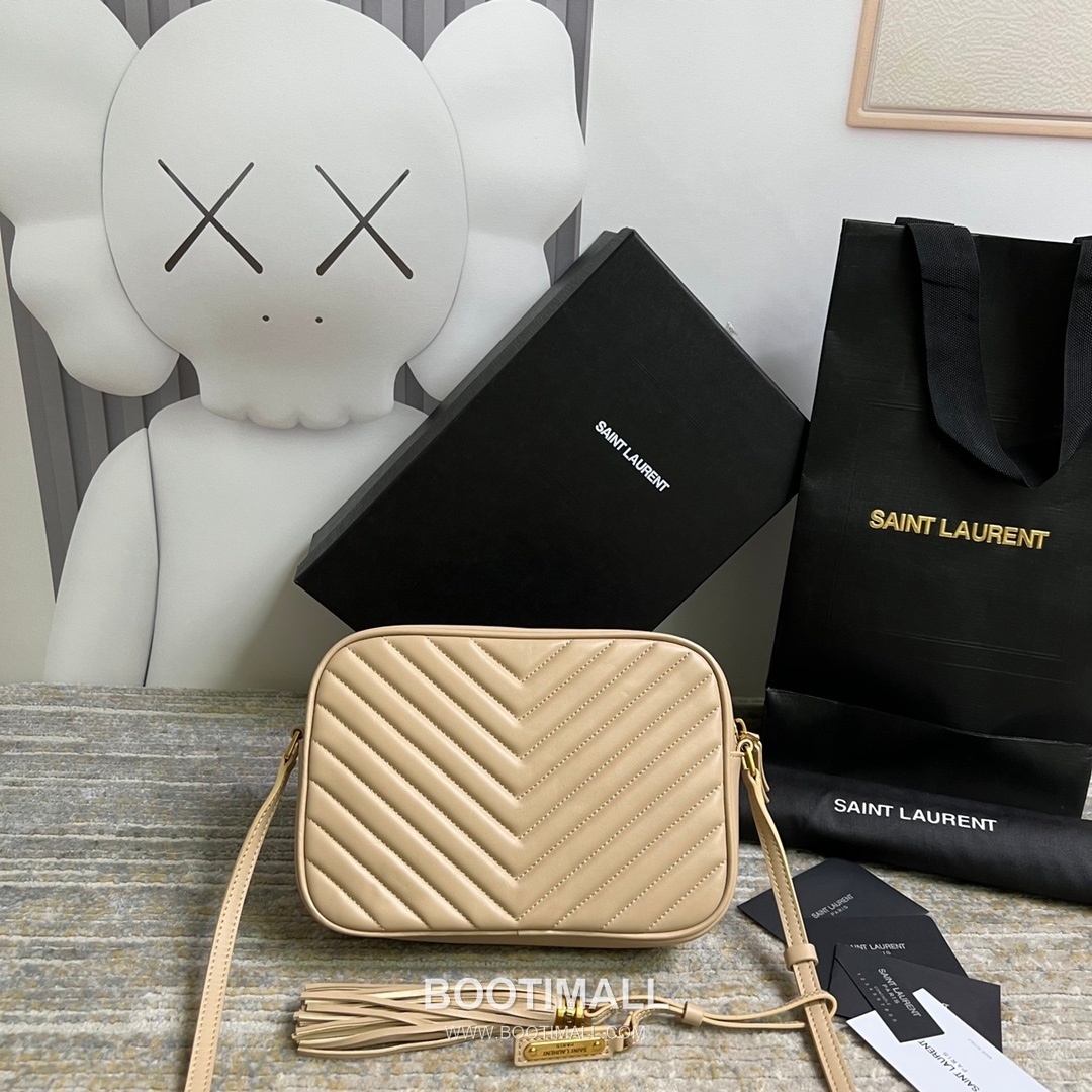 Saint Laurent Lou Calfskin Leather Camera Bag 574494 생로랑 루 카프스킨 레더 카메라 크로스백 23cm 2