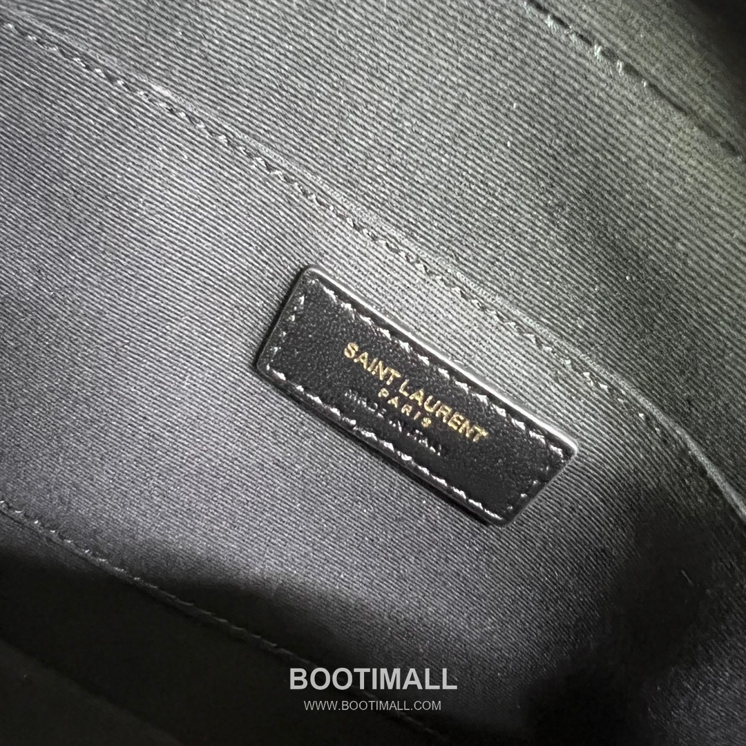 Saint Laurent Lou Calfskin Leather Camera Bag 574494 생로랑 루 카프스킨 레더 카메라 크로스백 23cm 8