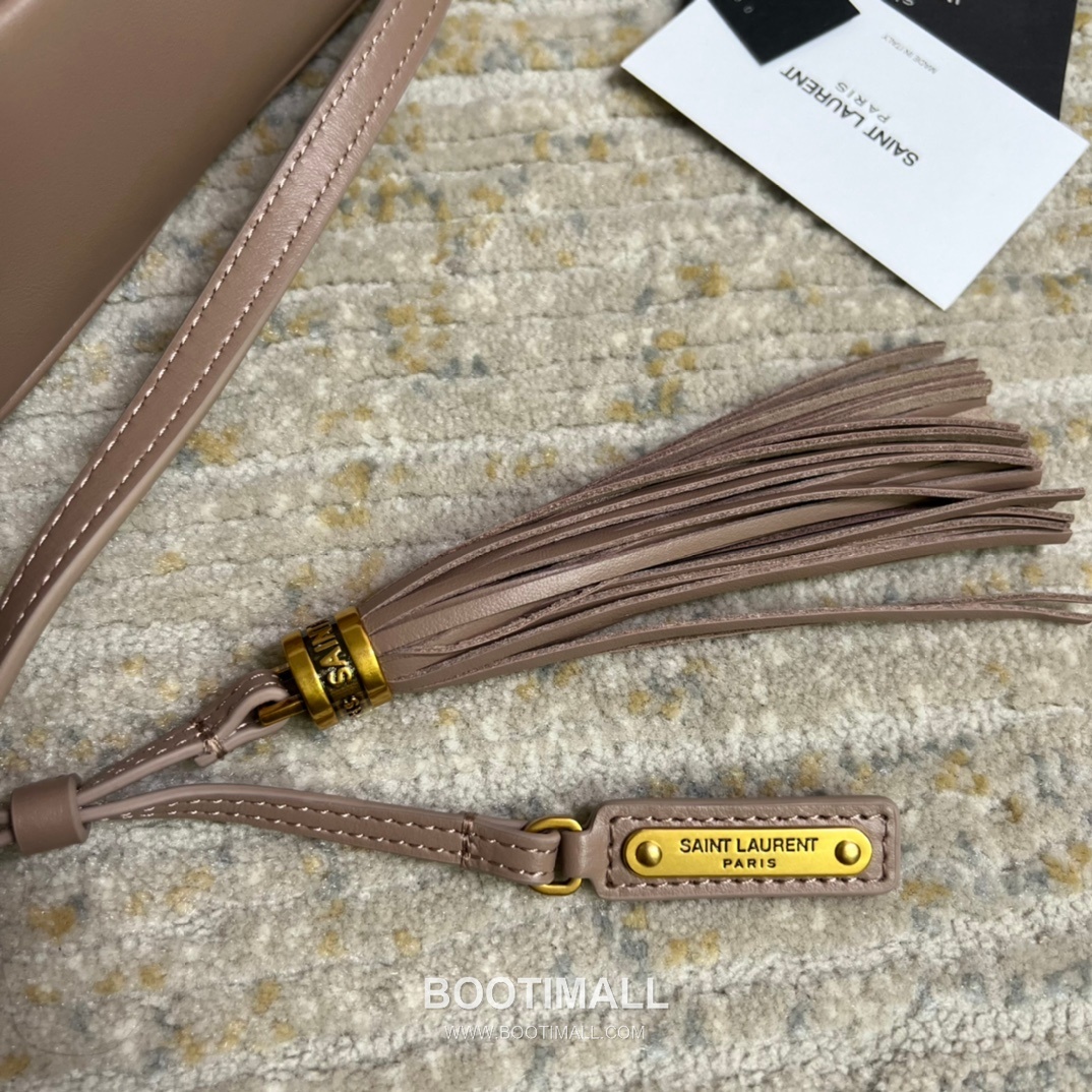 Saint Laurent Lou Calfskin Leather Camera Bag 574494 생로랑 루 카프스킨 레더 카메라 크로스백 23cm 6