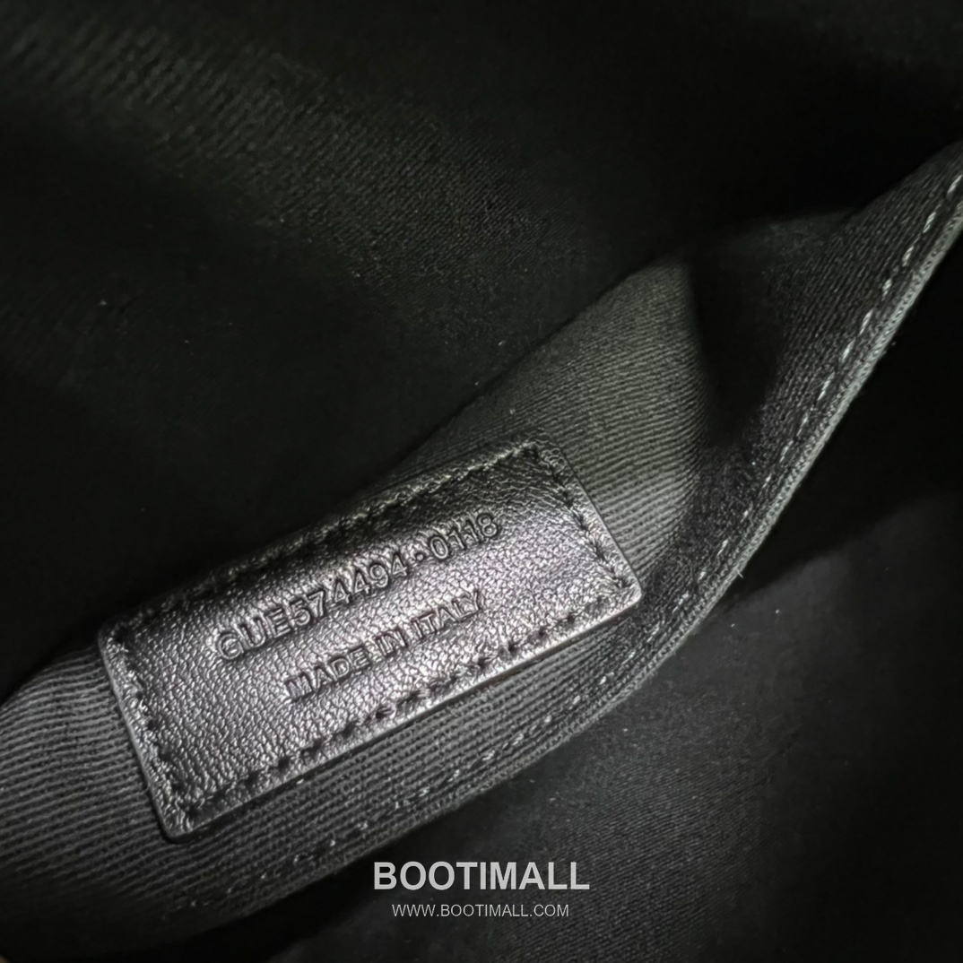 Saint Laurent Lou Calfskin Leather Camera Bag 574494 생로랑 루 카프스킨 레더 카메라 크로스백 23cm 9