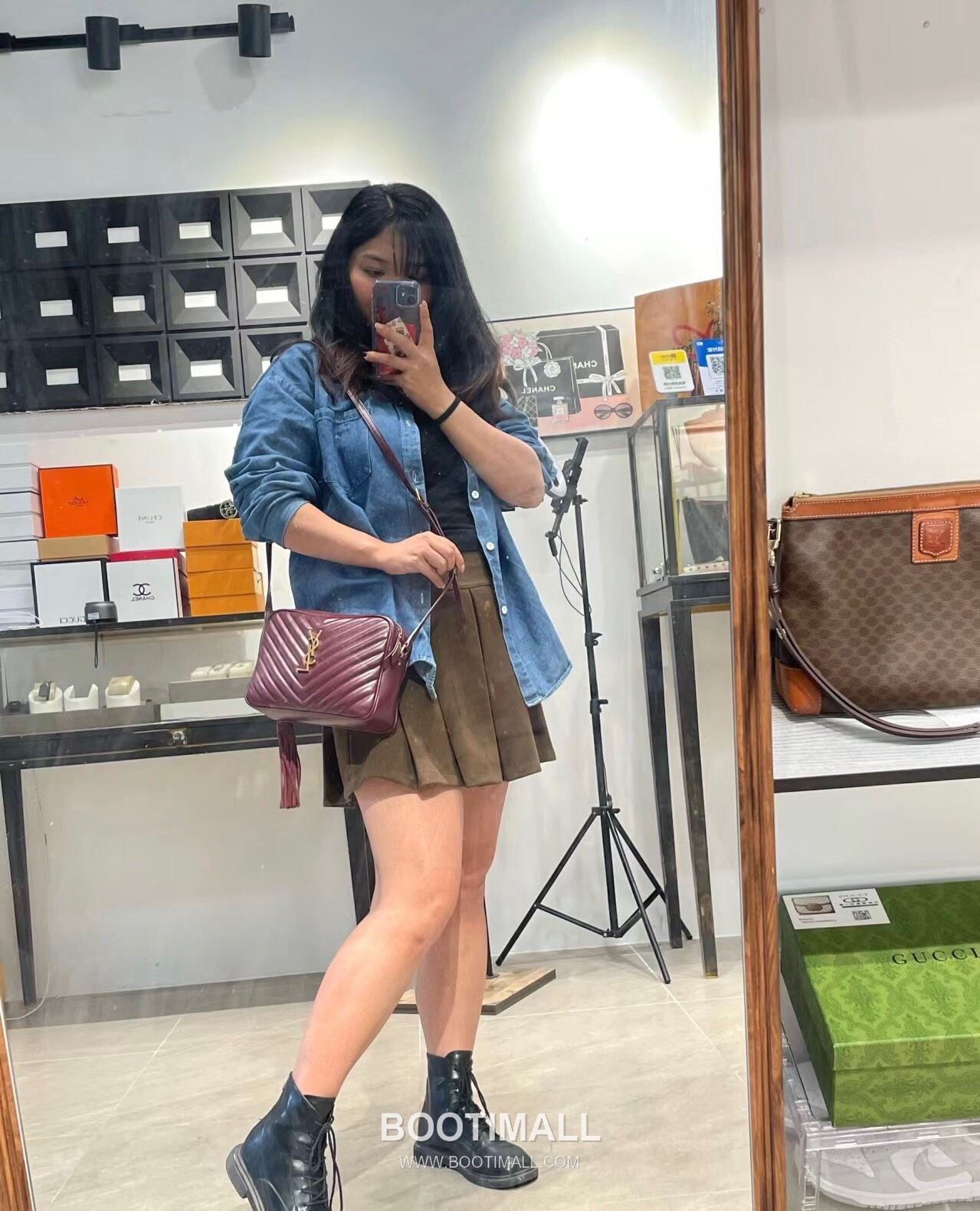 Saint Laurent Lou Calfskin Leather Camera Bag 574494 생로랑 루 카프스킨 레더 카메라 크로스백 23cm 2