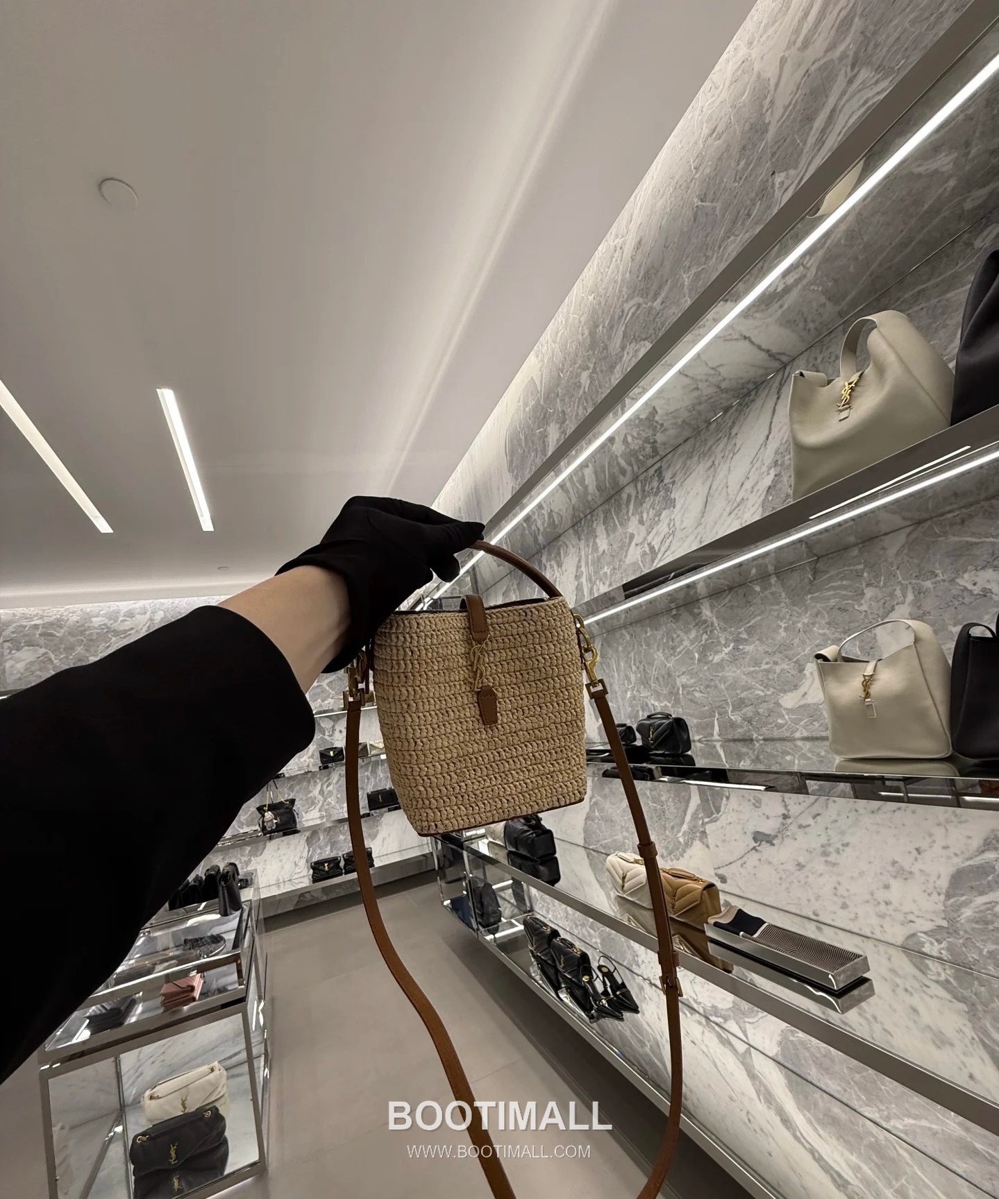 Saint Laurent Le 37 Raffia Straw Leather Mini Bucket Bag 765870 생로랑 르 37 라피아 스트로 레더 미니 버킷백 15cm 1