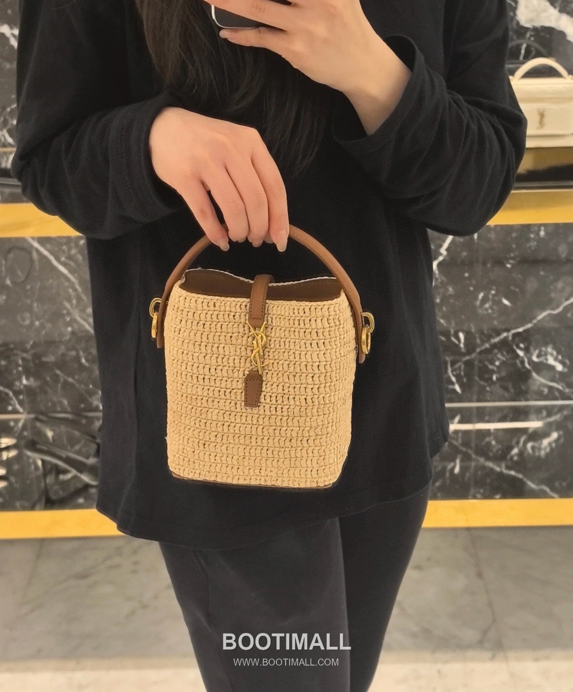 Saint Laurent Le 37 Raffia Straw Leather Mini Bucket Bag 765870 생로랑 르 37 라피아 스트로 레더 미니 버킷백 15cm 4