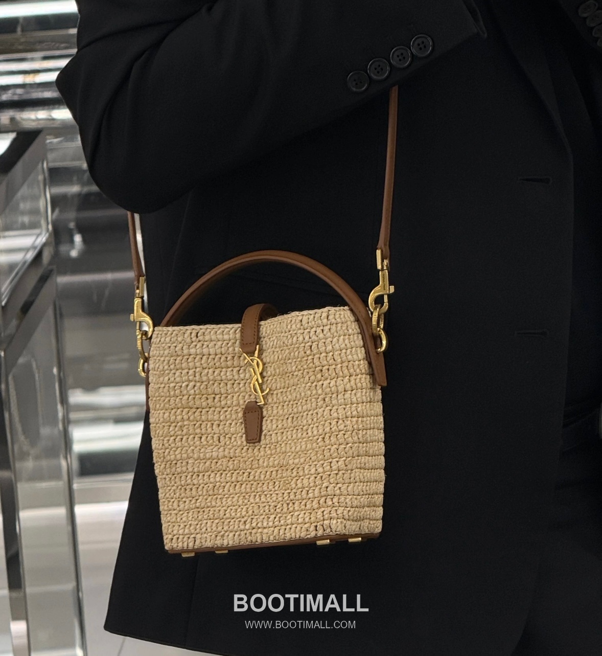 Saint Laurent Le 37 Raffia Straw Leather Mini Bucket Bag 765870 생로랑 르 37 라피아 스트로 레더 미니 버킷백 15cm 5