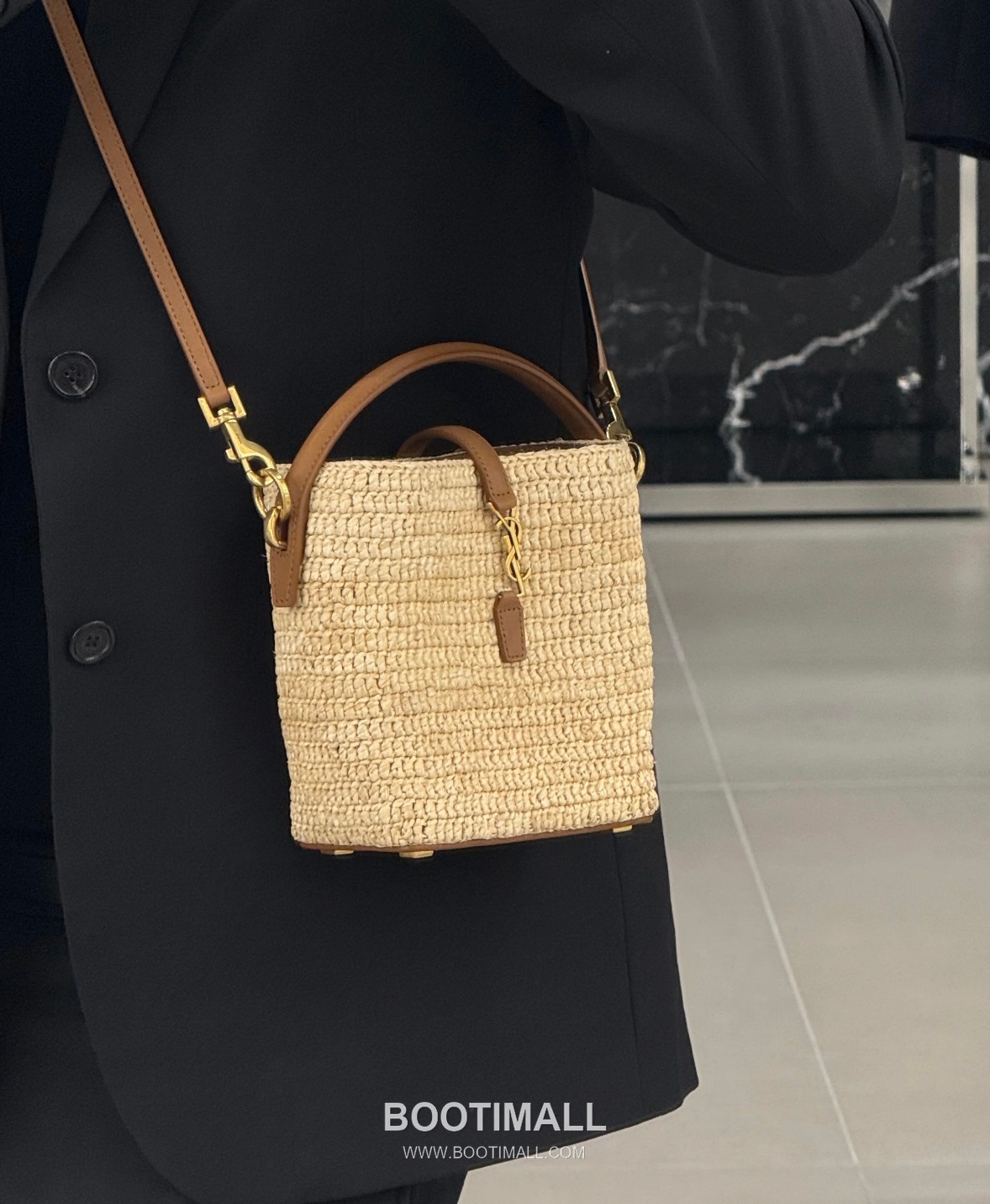 Saint Laurent Le 37 Raffia Straw Leather Mini Bucket Bag 765870 생로랑 르 37 라피아 스트로 레더 미니 버킷백 15cm 6