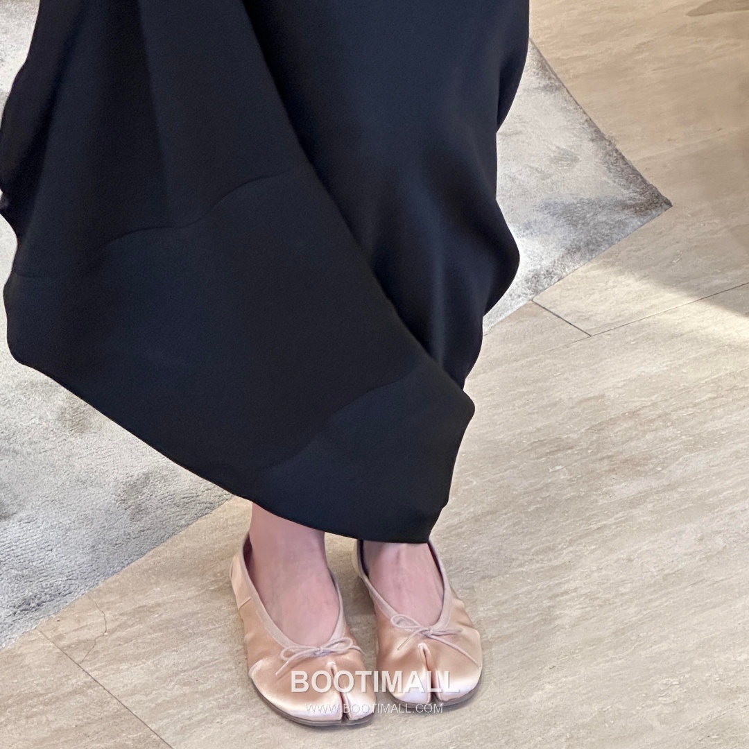 Maison Margiela MM6 Tabi Silk Leather Split Toe Ballet Flats 메종 마르지엘라 MM6 타비 실크 레더 스플릿토 발레 플랫 슈즈 2