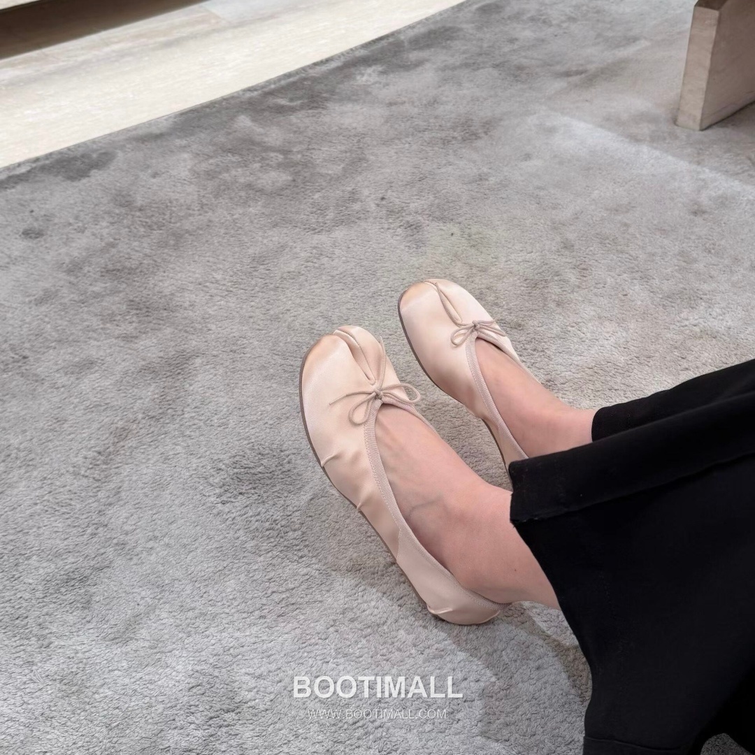 Maison Margiela MM6 Tabi Silk Leather Split Toe Ballet Flats 메종 마르지엘라 MM6 타비 실크 레더 스플릿토 발레 플랫 슈즈 4