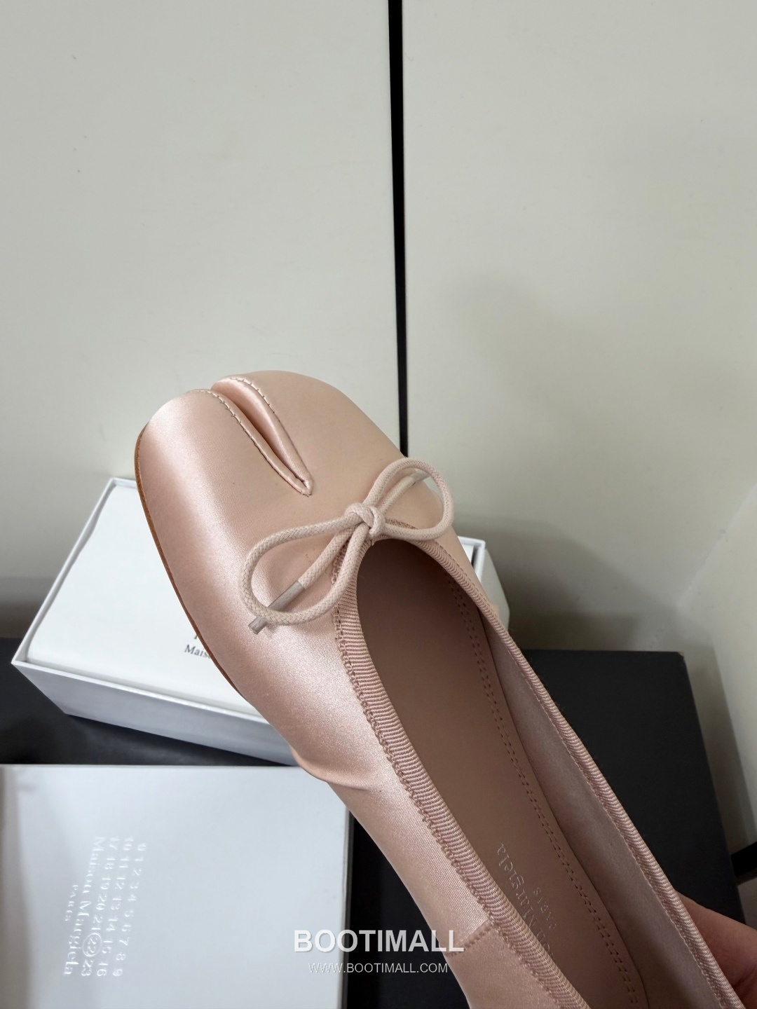 Maison Margiela MM6 Tabi Silk Leather Split Toe Ballet Flats 메종 마르지엘라 MM6 타비 실크 레더 스플릿토 발레 플랫 슈즈 15