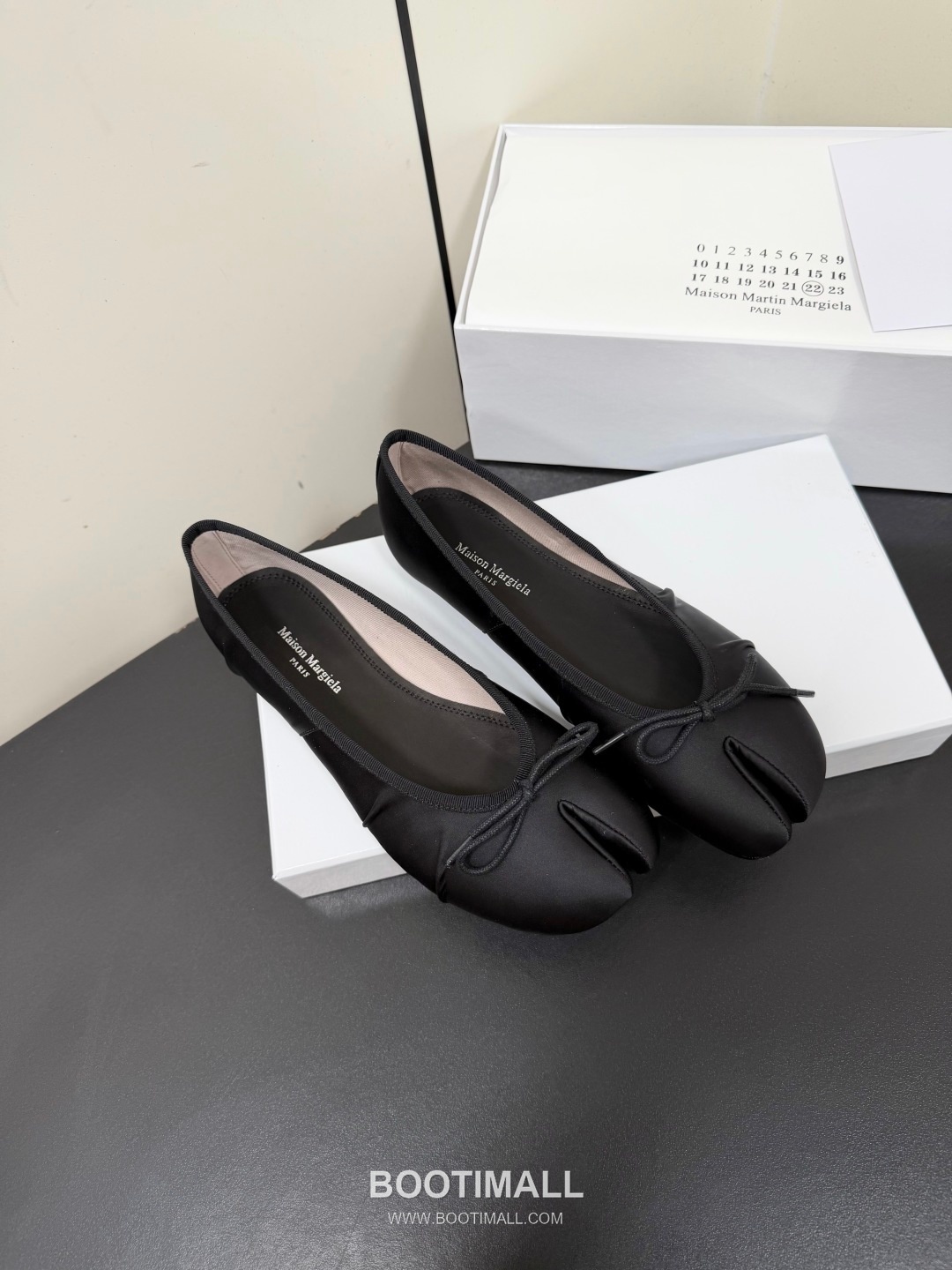 Maison Margiela MM6 Tabi Silk Leather Split Toe Ballet Flats 메종 마르지엘라 MM6 타비 실크 레더 스플릿토 발레 플랫 슈즈 2