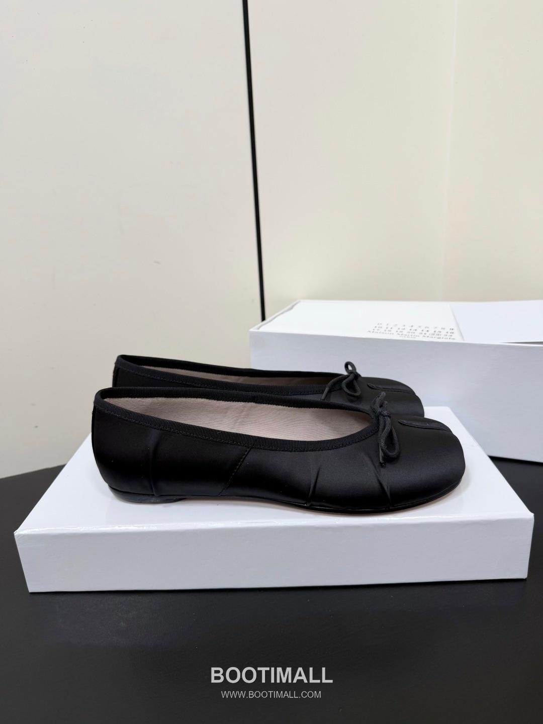 Maison Margiela MM6 Tabi Silk Leather Split Toe Ballet Flats 메종 마르지엘라 MM6 타비 실크 레더 스플릿토 발레 플랫 슈즈 4