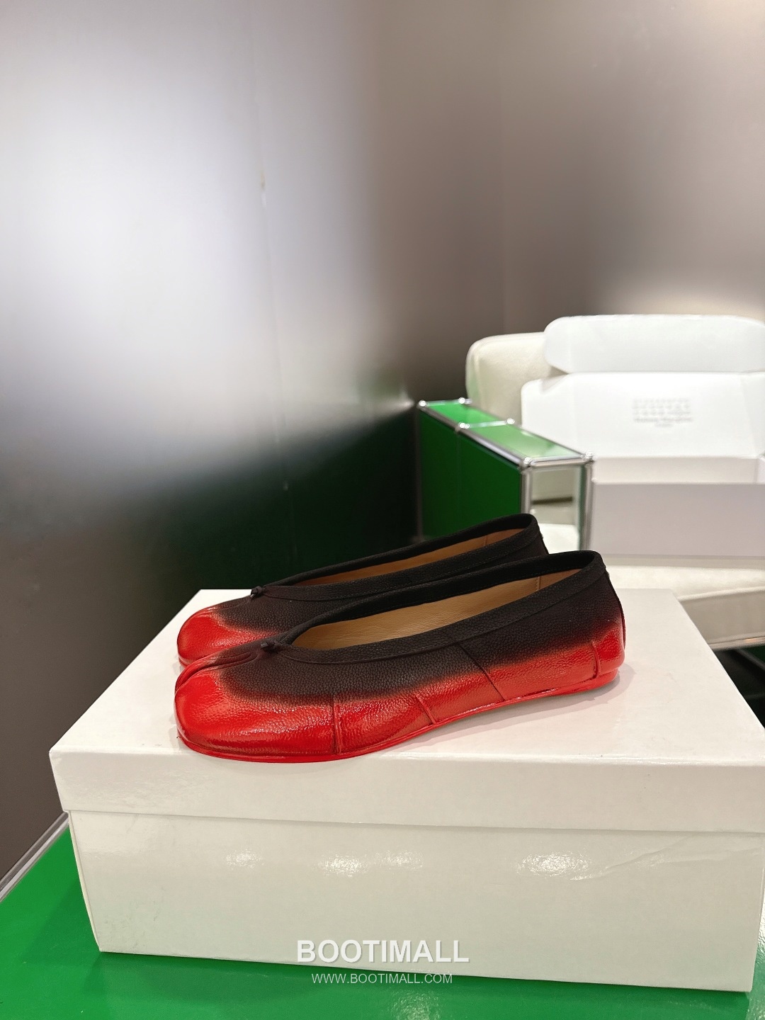 Maison Margiela Tabi Suede Leather Split Toe Ballet Flats 메종 마르지엘라 타비 스웨이드 레더 스플릿토 발레 플랫 슈즈 2