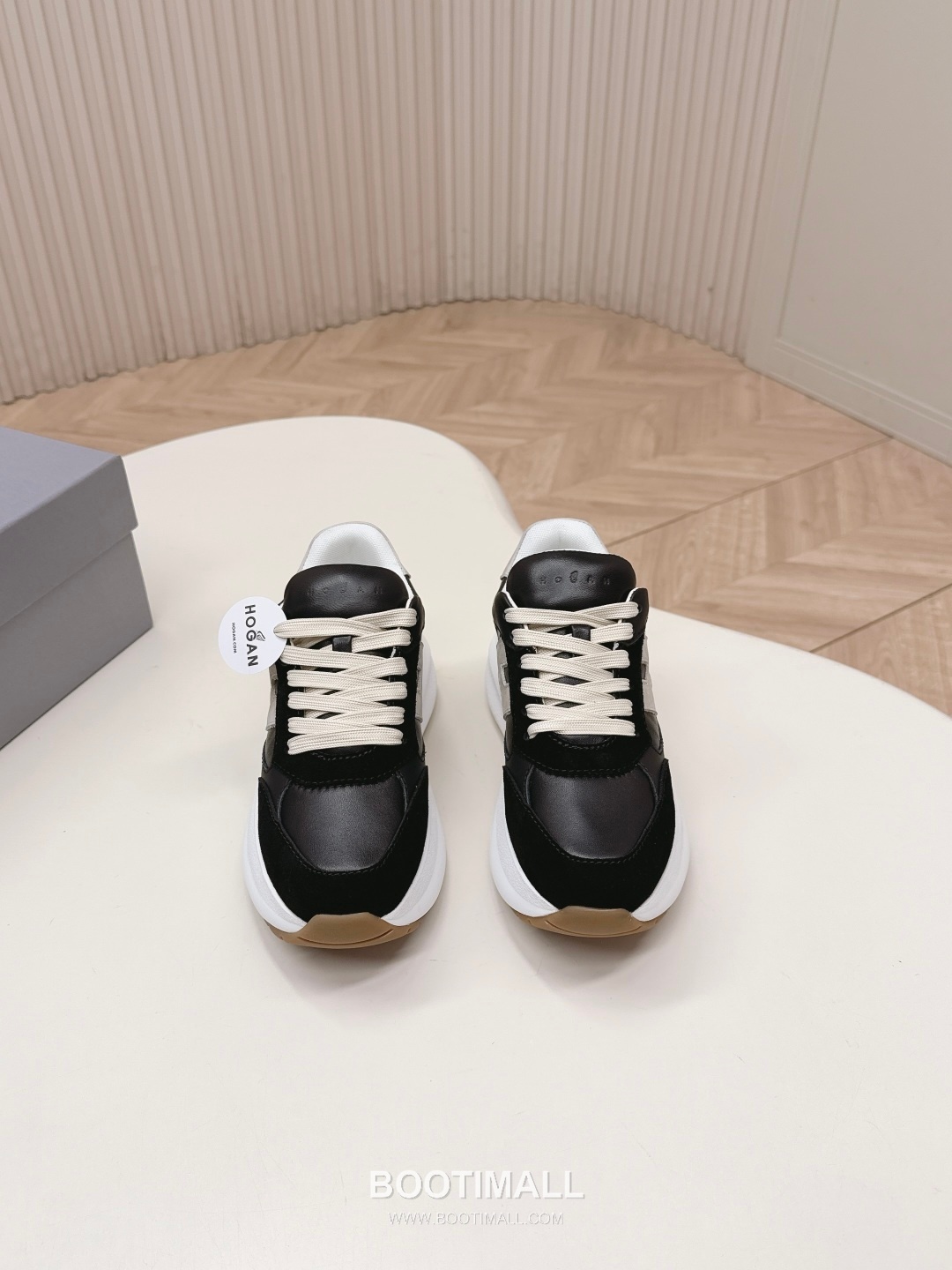 HOGAN Interactive Leather Chunky Sole Runner Sneakers 호간 인터랙티브 레더 청키솔 러너 스니커즈 1