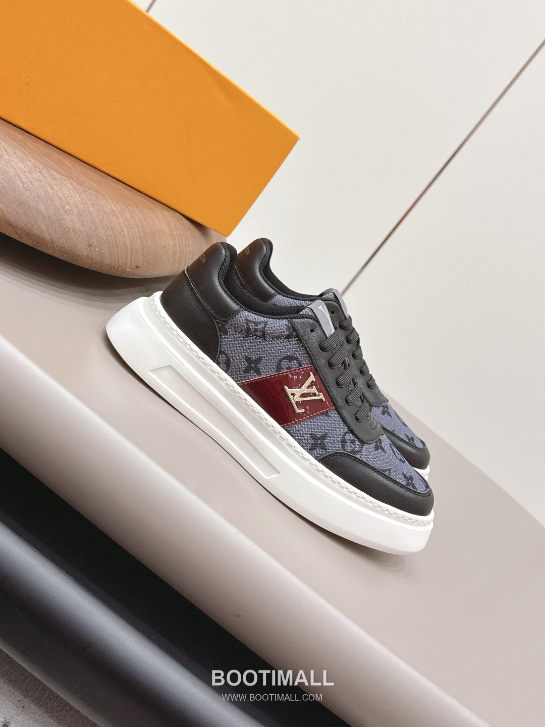 Louis Vuitton Trainer Leather Fabric Chunky Sole Sneakers 루이비통 트레이너 레더 패브릭 청키솔 스니커즈 3