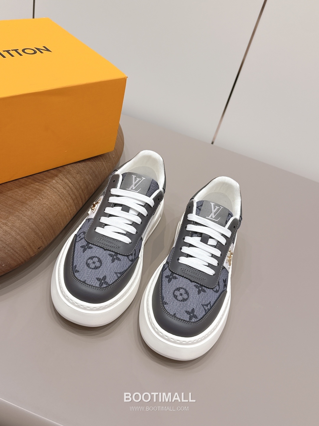 Louis Vuitton Trainer Leather Fabric Chunky Sole Sneakers 루이비통 트레이너 레더 패브릭 청키솔 스니커즈 1