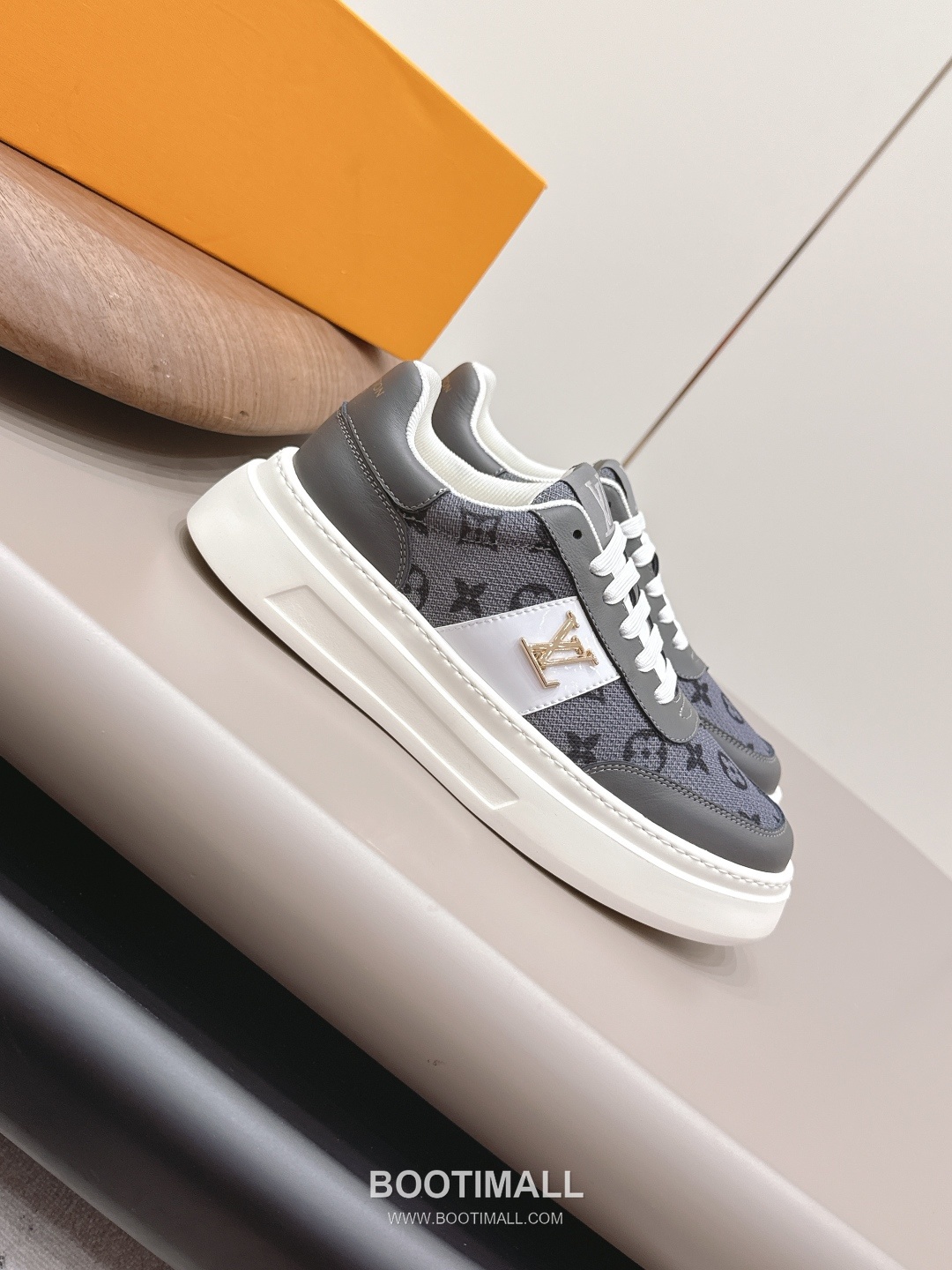 Louis Vuitton Trainer Leather Fabric Chunky Sole Sneakers 루이비통 트레이너 레더 패브릭 청키솔 스니커즈 3
