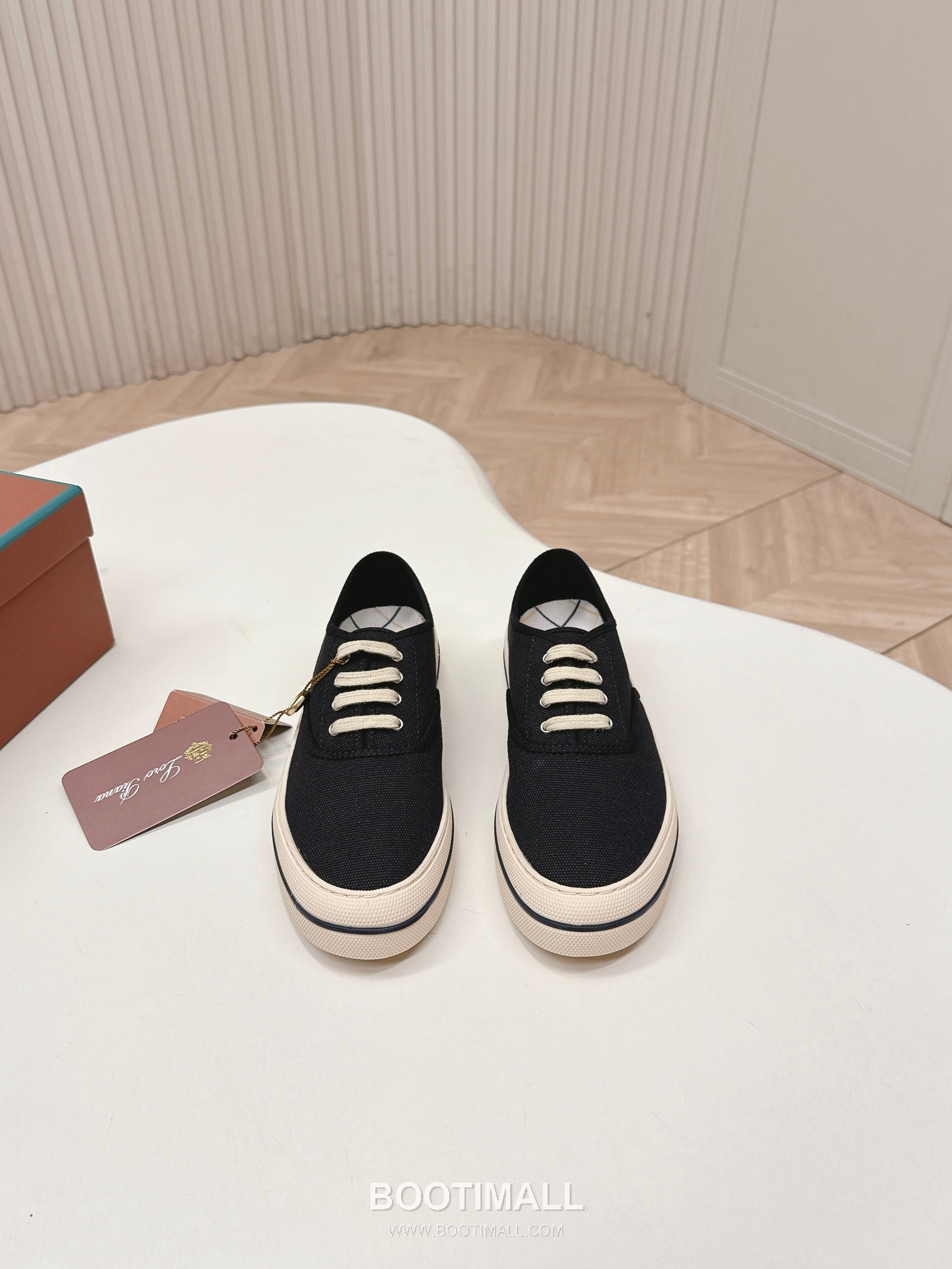 Loro Piana Canvas Low Top Sneakers 로로피아나 캔버스 로우탑 스니커즈 1