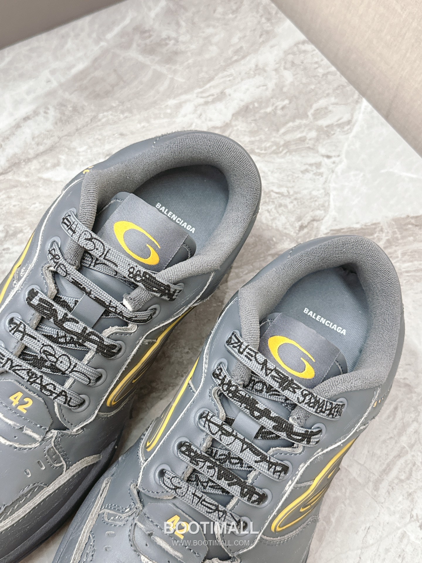 Balenciaga Hamptons Leather Distressed Chunky Sneakers 발렌시아가 햄튼스 레더 디스트레스드 청키 스니커즈 7