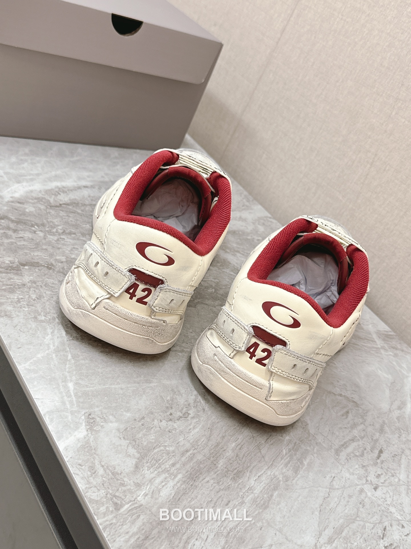 Balenciaga Hamptons Leather Distressed Chunky Sneakers 발렌시아가 햄튼스 레더 디스트레스드 청키 스니커즈 8