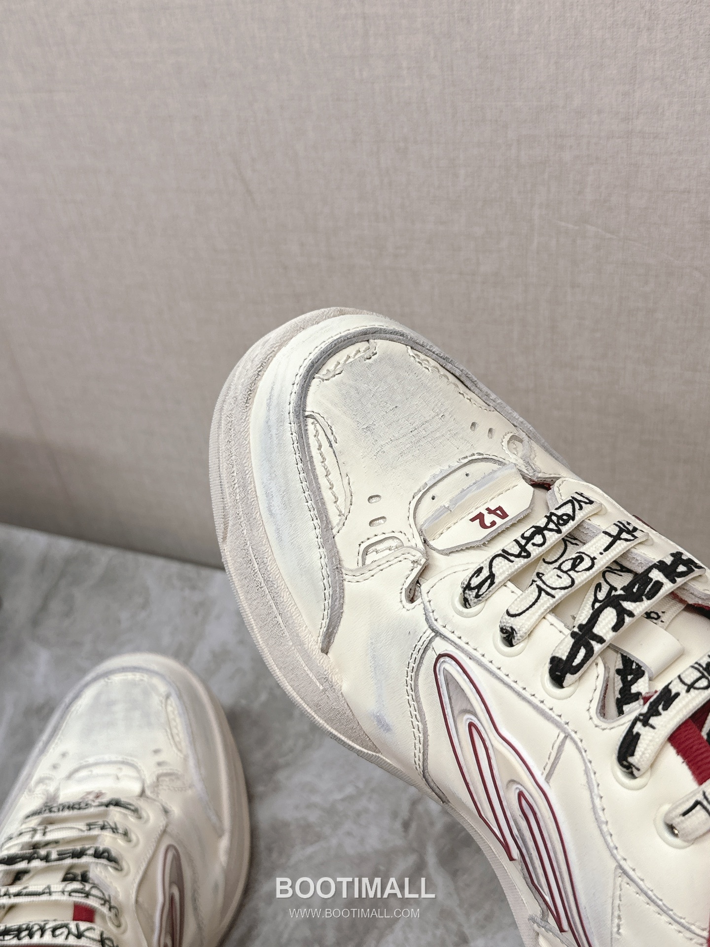 Balenciaga Hamptons Leather Distressed Chunky Sneakers 발렌시아가 햄튼스 레더 디스트레스드 청키 스니커즈 9