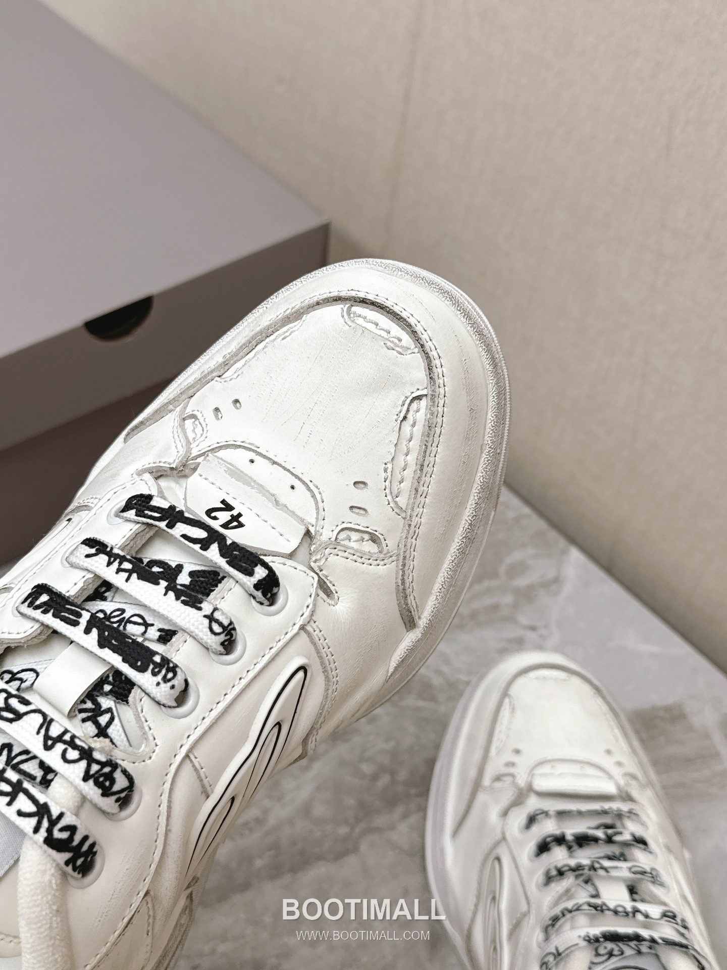 Balenciaga Hamptons Leather Distressed Chunky Sneakers 발렌시아가 햄튼스 레더 디스트레스드 청키 스니커즈 6