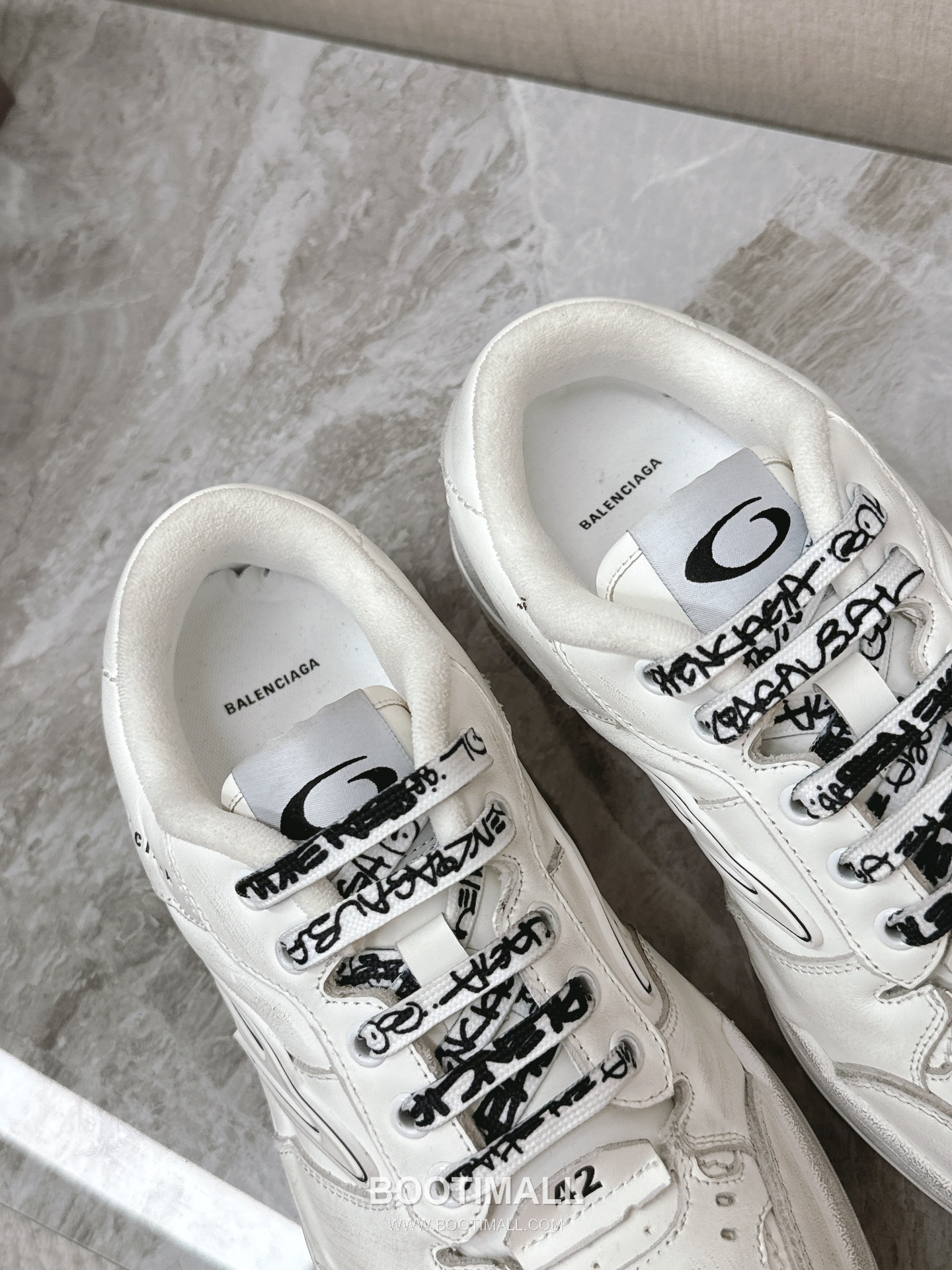 Balenciaga Hamptons Leather Distressed Chunky Sneakers 발렌시아가 햄튼스 레더 디스트레스드 청키 스니커즈 8