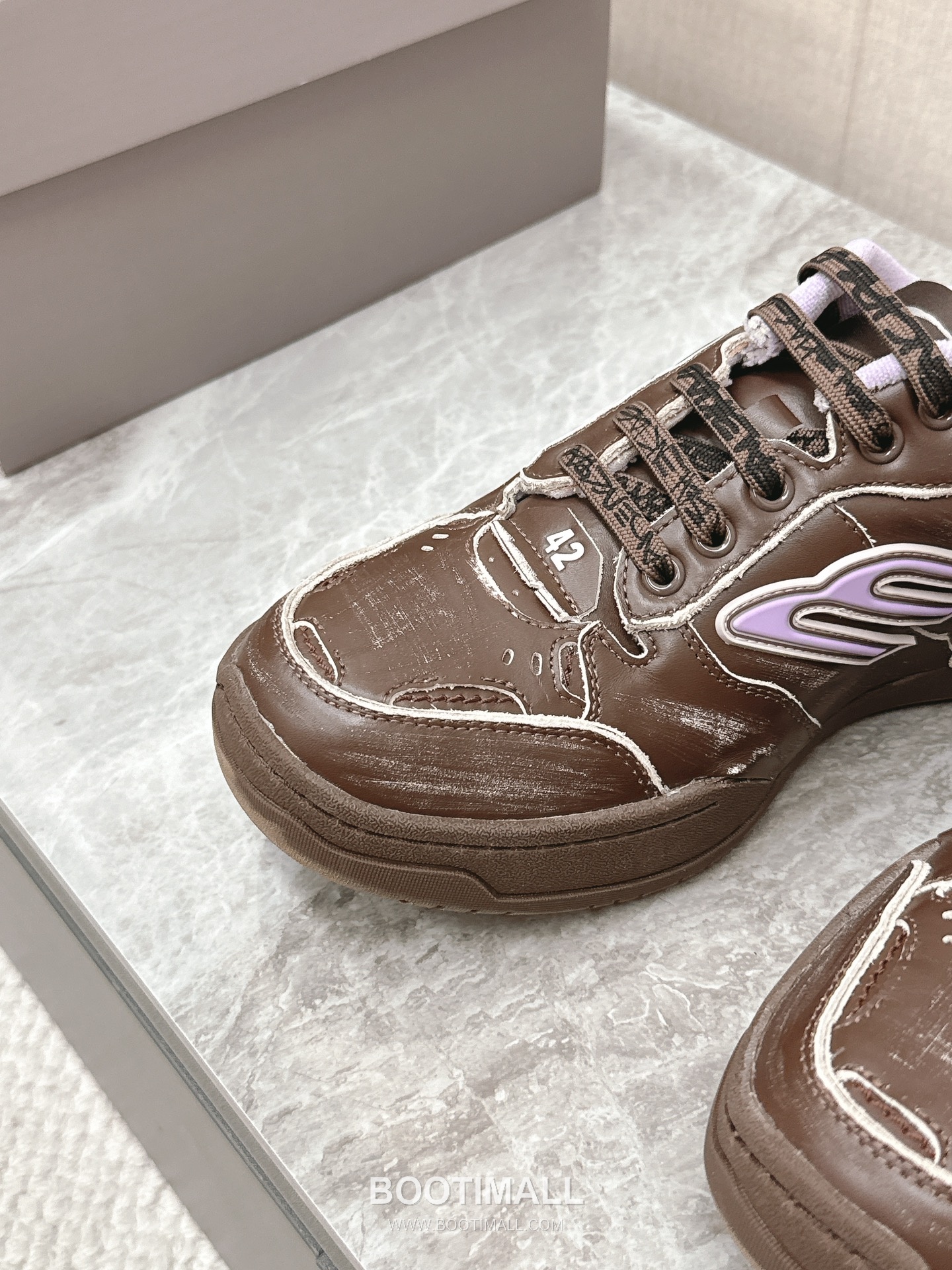 Balenciaga Hamptons Leather Distressed Chunky Sneakers 발렌시아가 햄튼스 레더 디스트레스드 청키 스니커즈 6