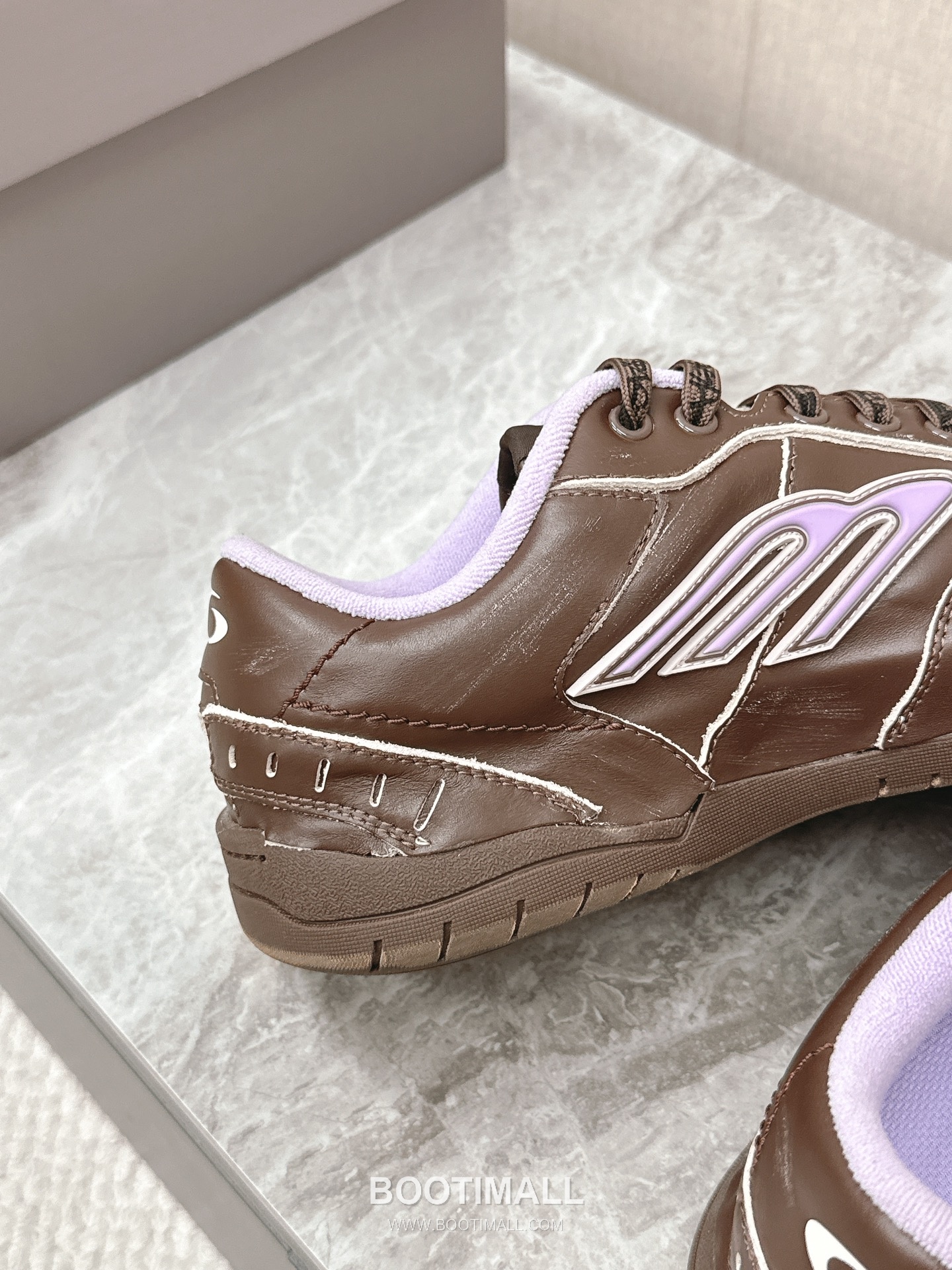 Balenciaga Hamptons Leather Distressed Chunky Sneakers 발렌시아가 햄튼스 레더 디스트레스드 청키 스니커즈 7