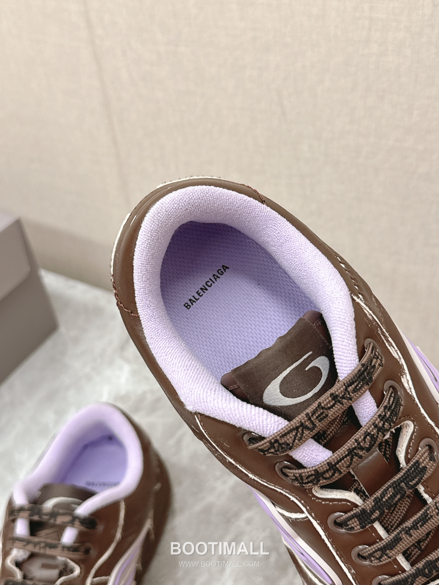 Balenciaga Hamptons Leather Distressed Chunky Sneakers 발렌시아가 햄튼스 레더 디스트레스드 청키 스니커즈 8