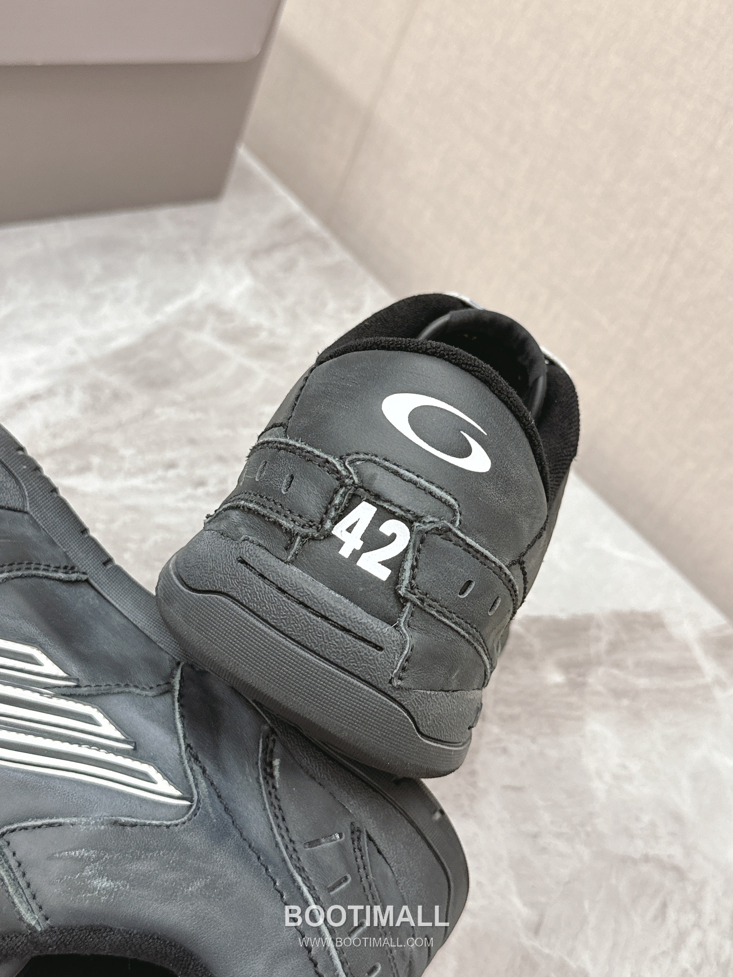 Balenciaga Hamptons Leather Distressed Chunky Sneakers 발렌시아가 햄튼스 레더 디스트레스드 청키 스니커즈 7