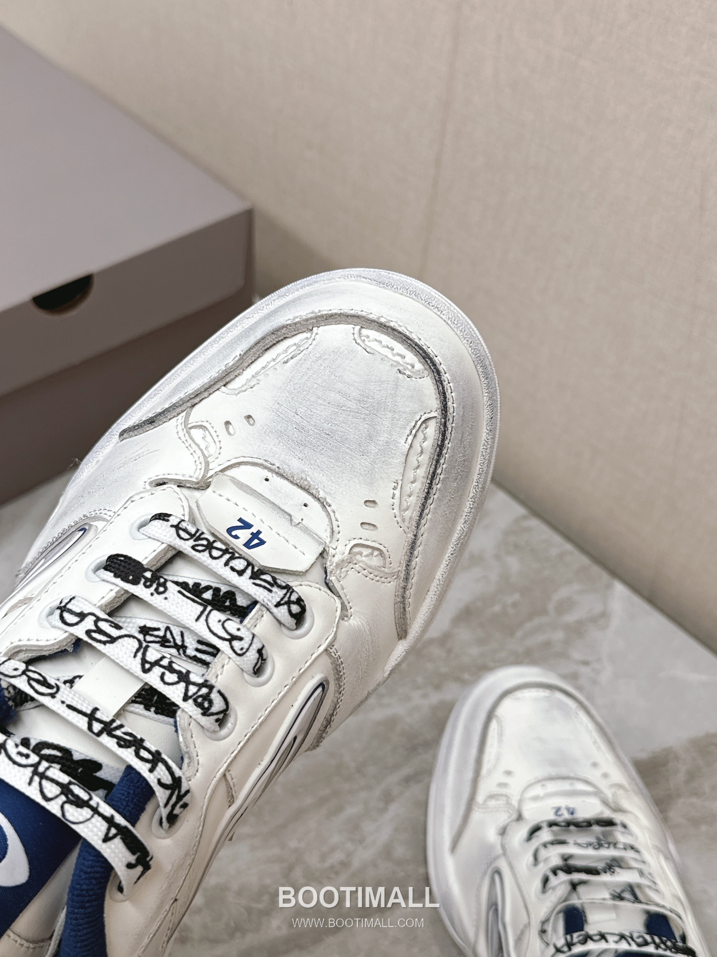 Balenciaga Hamptons Leather Distressed Chunky Sneakers 발렌시아가 햄튼스 레더 디스트레스드 청키 스니커즈 6