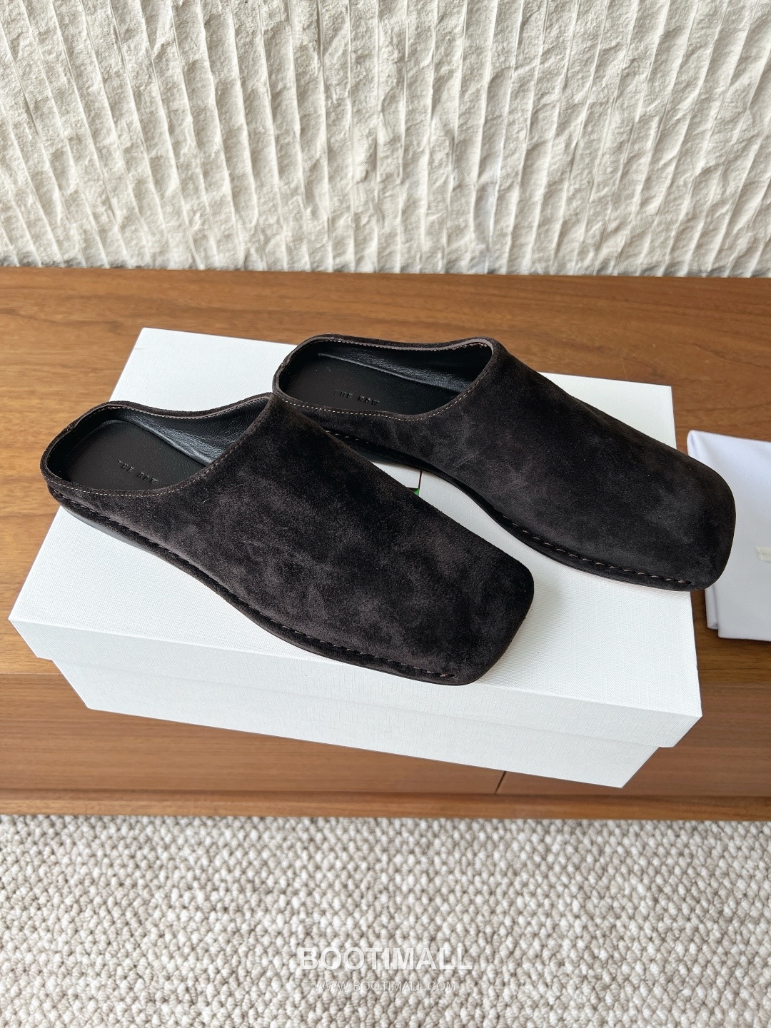 The Row Leather Suede Open Back Mule Flats 더로우 레더 스웨이드 오픈백 뮬 플랫 슈즈 2