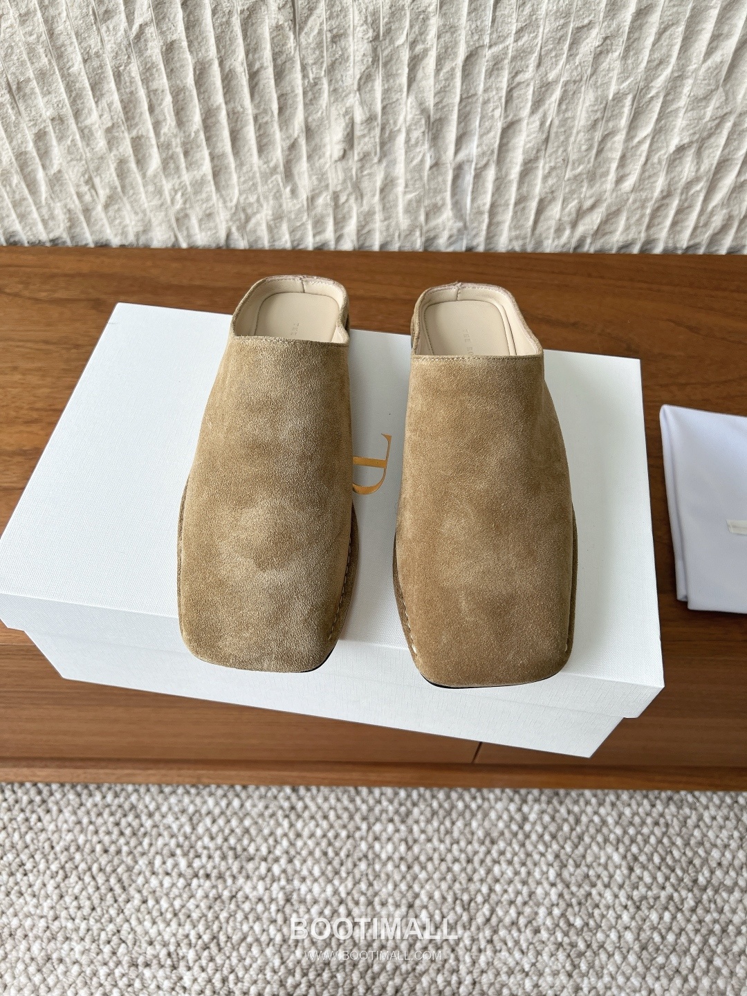 The Row Leather Suede Open Back Mule Flats 더로우 레더 스웨이드 오픈백 뮬 플랫 슈즈 1