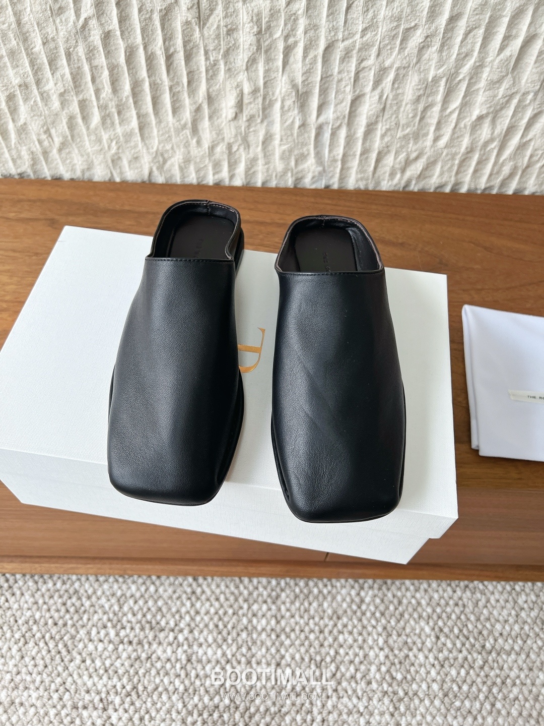 The Row Leather Suede Open Back Mule Flats 더로우 레더 스웨이드 오픈백 뮬 플랫 슈즈 1