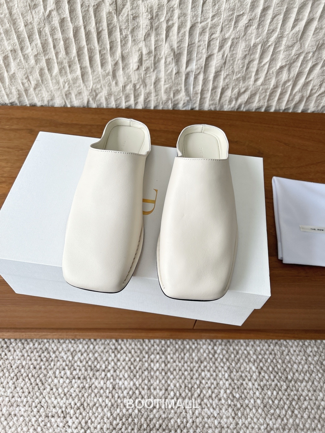 The Row Leather Suede Open Back Mule Flats 더로우 레더 스웨이드 오픈백 뮬 플랫 슈즈 1