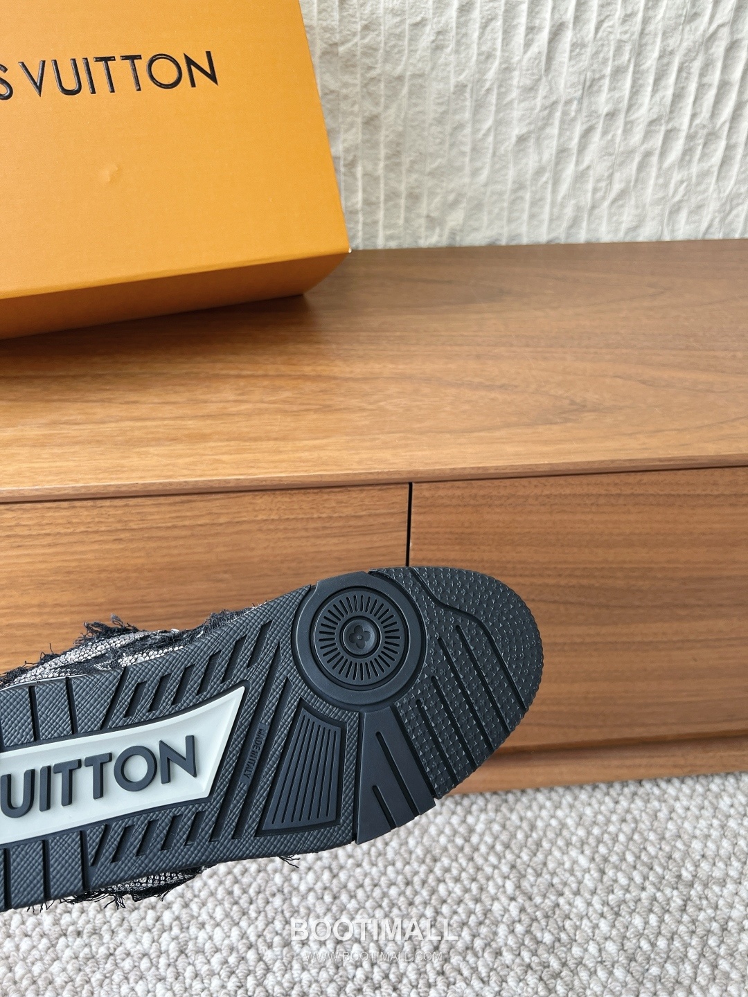 Louis Vuitton LV Skate Suede Leather Mesh Chunky Sneakers 루이비통 LV 스케이트 스웨이드 레더 메쉬 청키 스니커즈 9