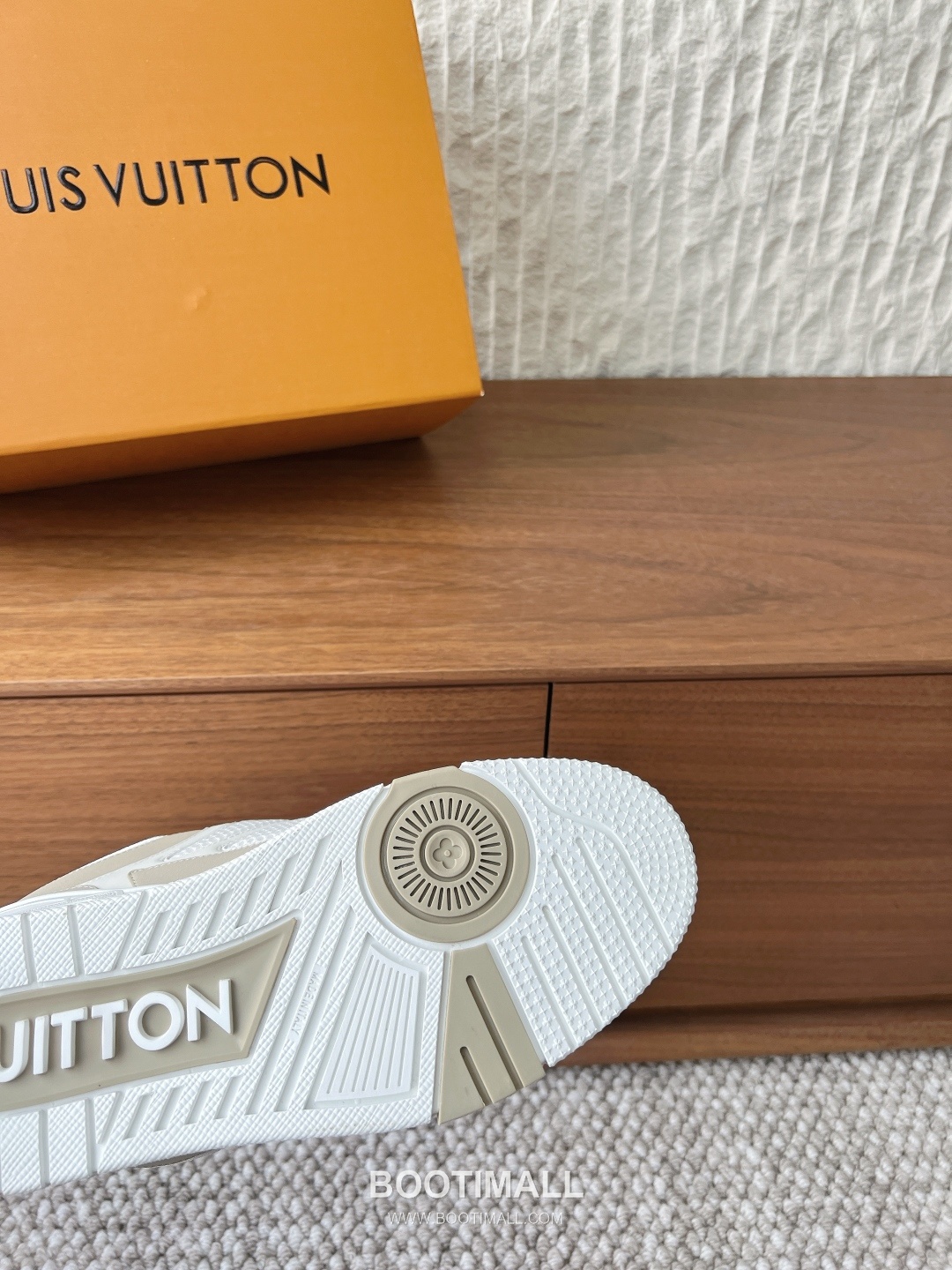 Louis Vuitton LV Skate Suede Leather Mesh Chunky Sneakers 루이비통 LV 스케이트 스웨이드 레더 메쉬 청키 스니커즈 9