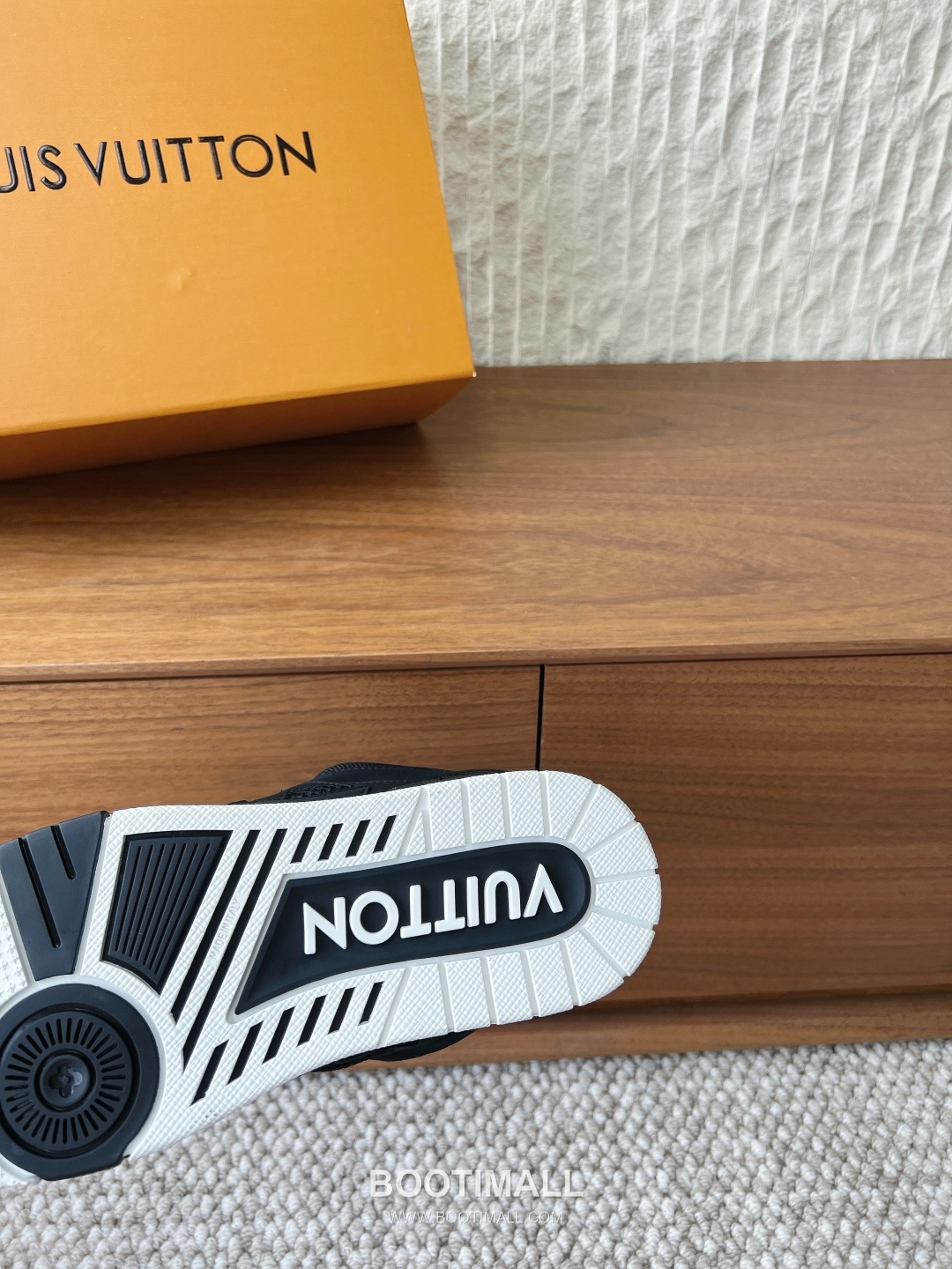 Louis Vuitton LV Skate Suede Leather Mesh Chunky Sneakers 루이비통 LV 스케이트 스웨이드 레더 메쉬 청키 스니커즈 9