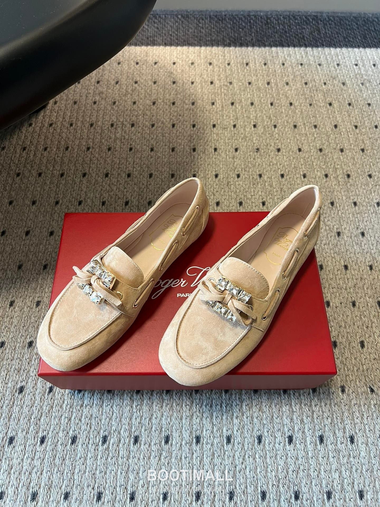 Roger Vivier Belle Vivier Leather Suede Crystal Buckle Loafer Shoes 로저 비비에 벨 비비에 레더 스웨이드 크리스탈 버클 로퍼 슈즈 2