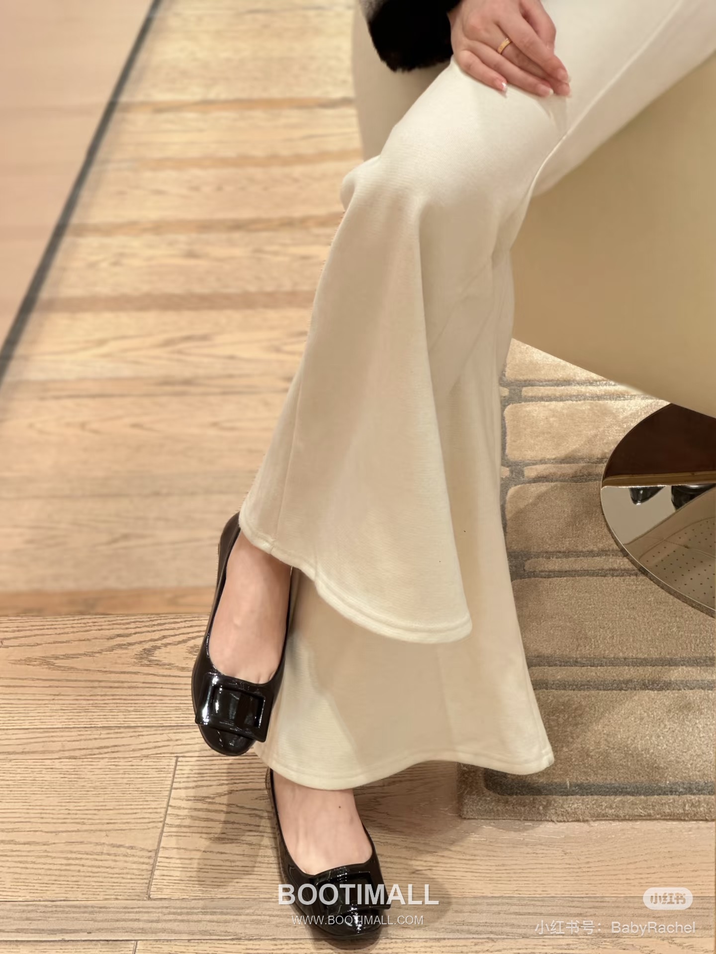 Roger Vivier Belle Vivier Patent Leather Metal Buckle Ballet Flats 로저 비비에 벨 비비에 페이턴트 레더 메탈 버클 발레 플랫 슈즈 1