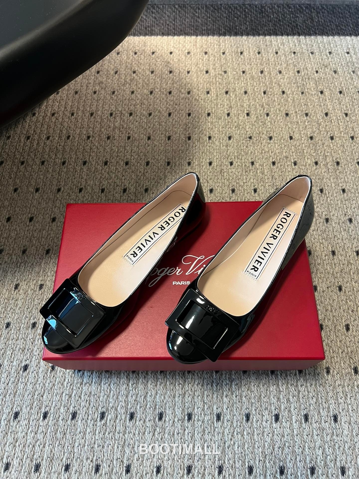 Roger Vivier Belle Vivier Patent Leather Metal Buckle Ballet Flats 로저 비비에 벨 비비에 페이턴트 레더 메탈 버클 발레 플랫 슈즈 11