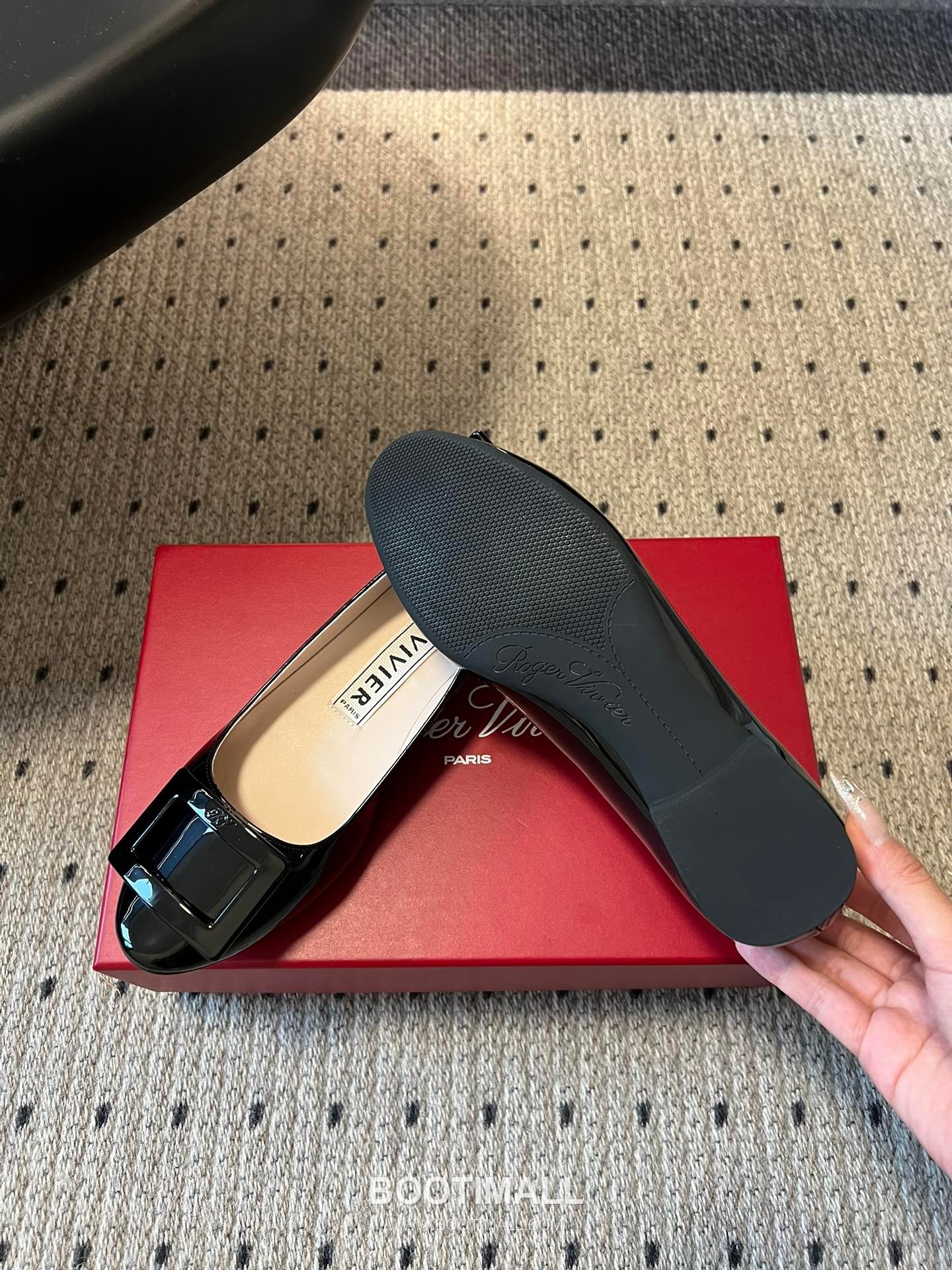 Roger Vivier Belle Vivier Patent Leather Metal Buckle Ballet Flats 로저 비비에 벨 비비에 페이턴트 레더 메탈 버클 발레 플랫 슈즈 12