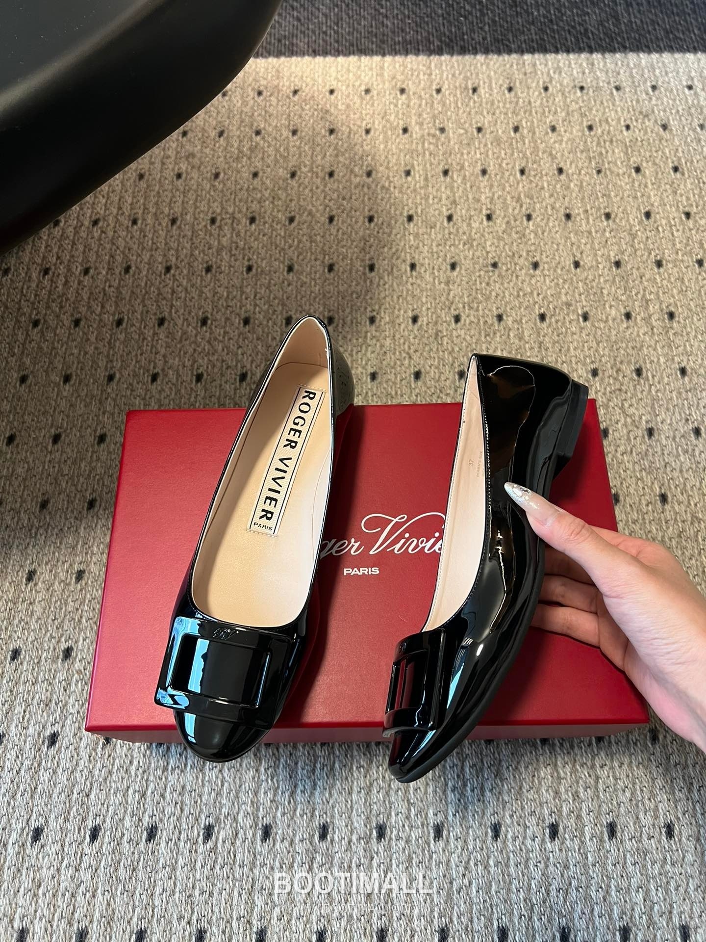 Roger Vivier Belle Vivier Patent Leather Metal Buckle Ballet Flats 로저 비비에 벨 비비에 페이턴트 레더 메탈 버클 발레 플랫 슈즈 13