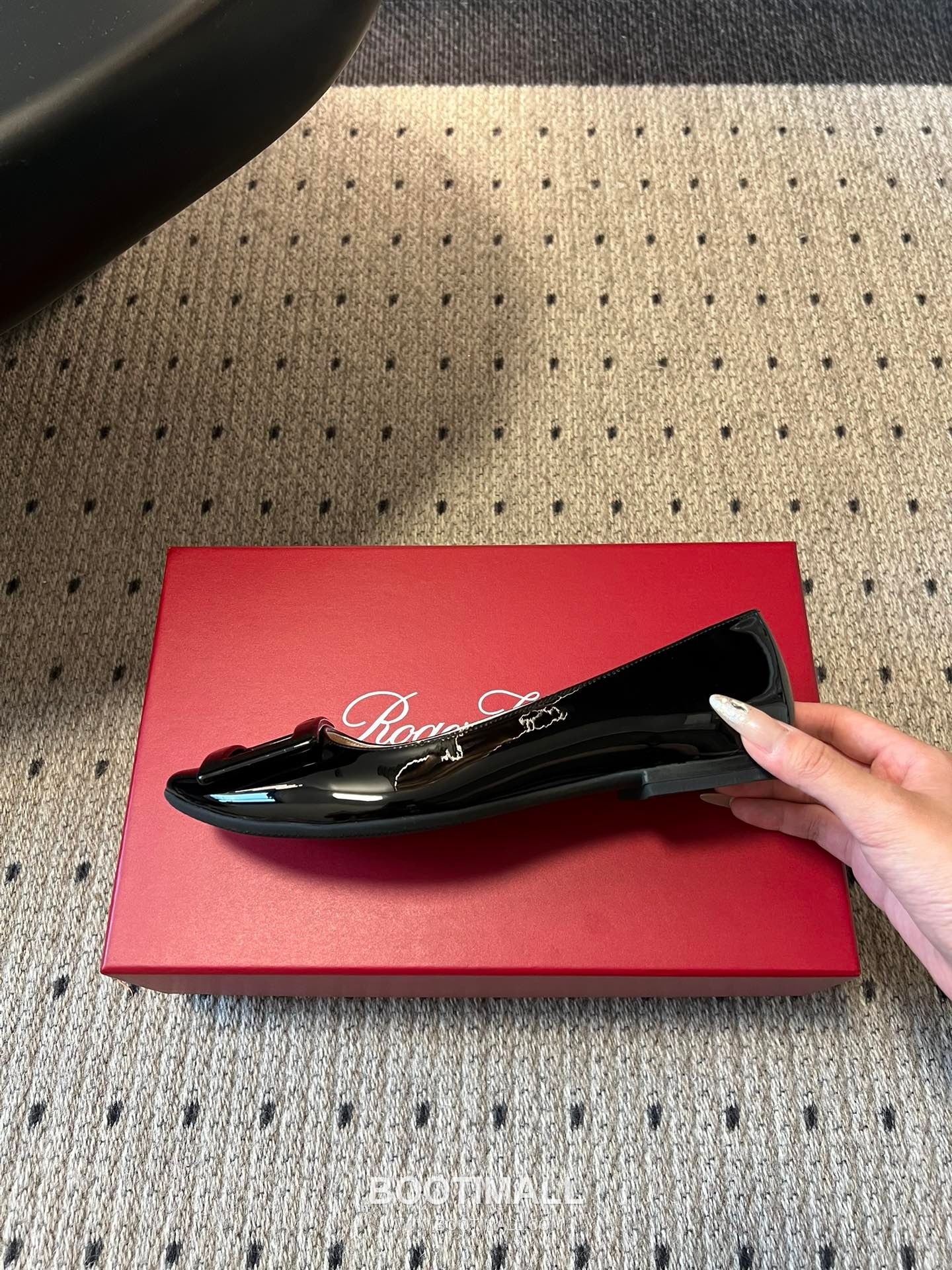 Roger Vivier Belle Vivier Patent Leather Metal Buckle Ballet Flats 로저 비비에 벨 비비에 페이턴트 레더 메탈 버클 발레 플랫 슈즈 14